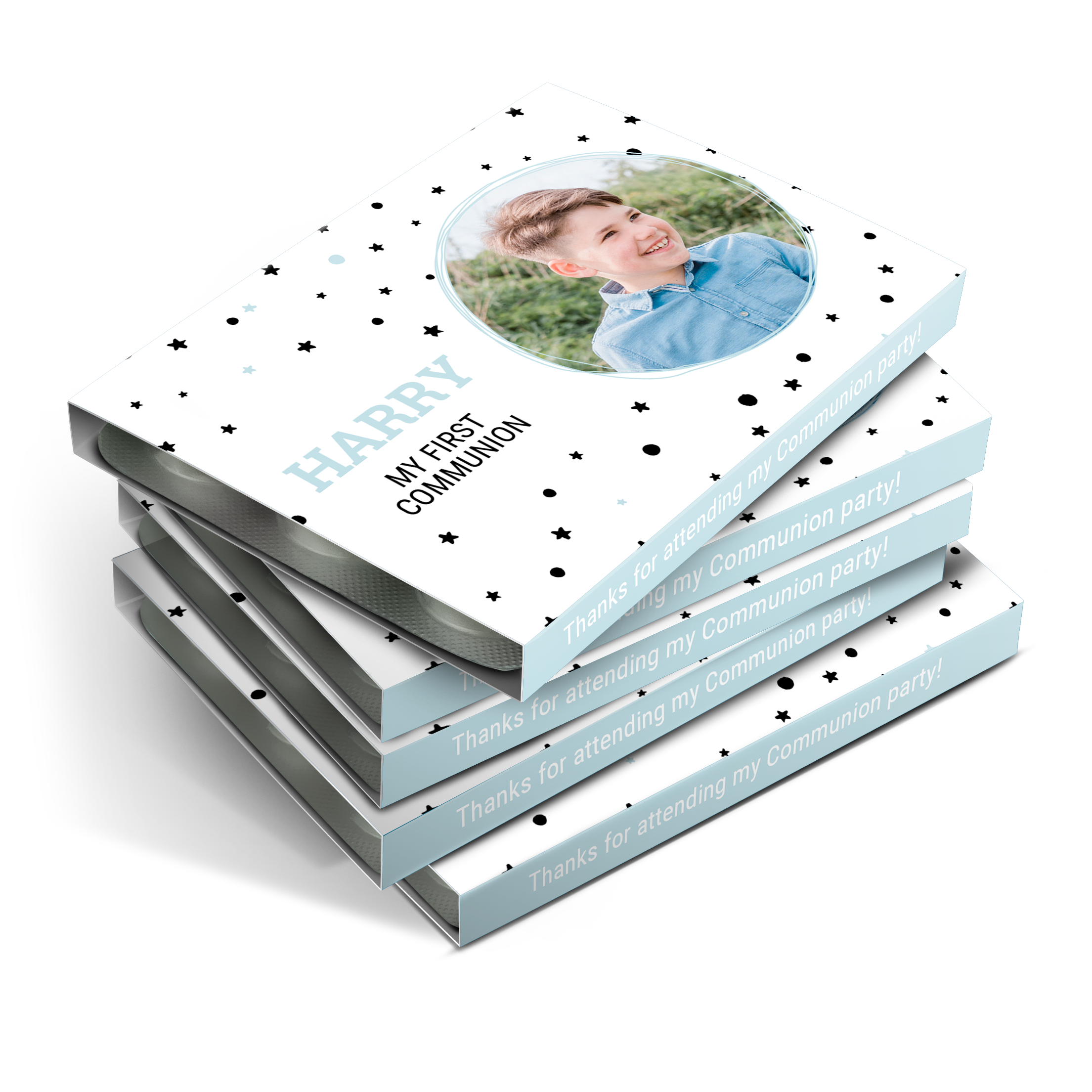 Paquetes de chicles personalizados impresos con la foto de un niño y el texto "Harry My First Communion". ¡Agradezca a sus invitados de la primera comunión con un paquete de chicles personalizados!