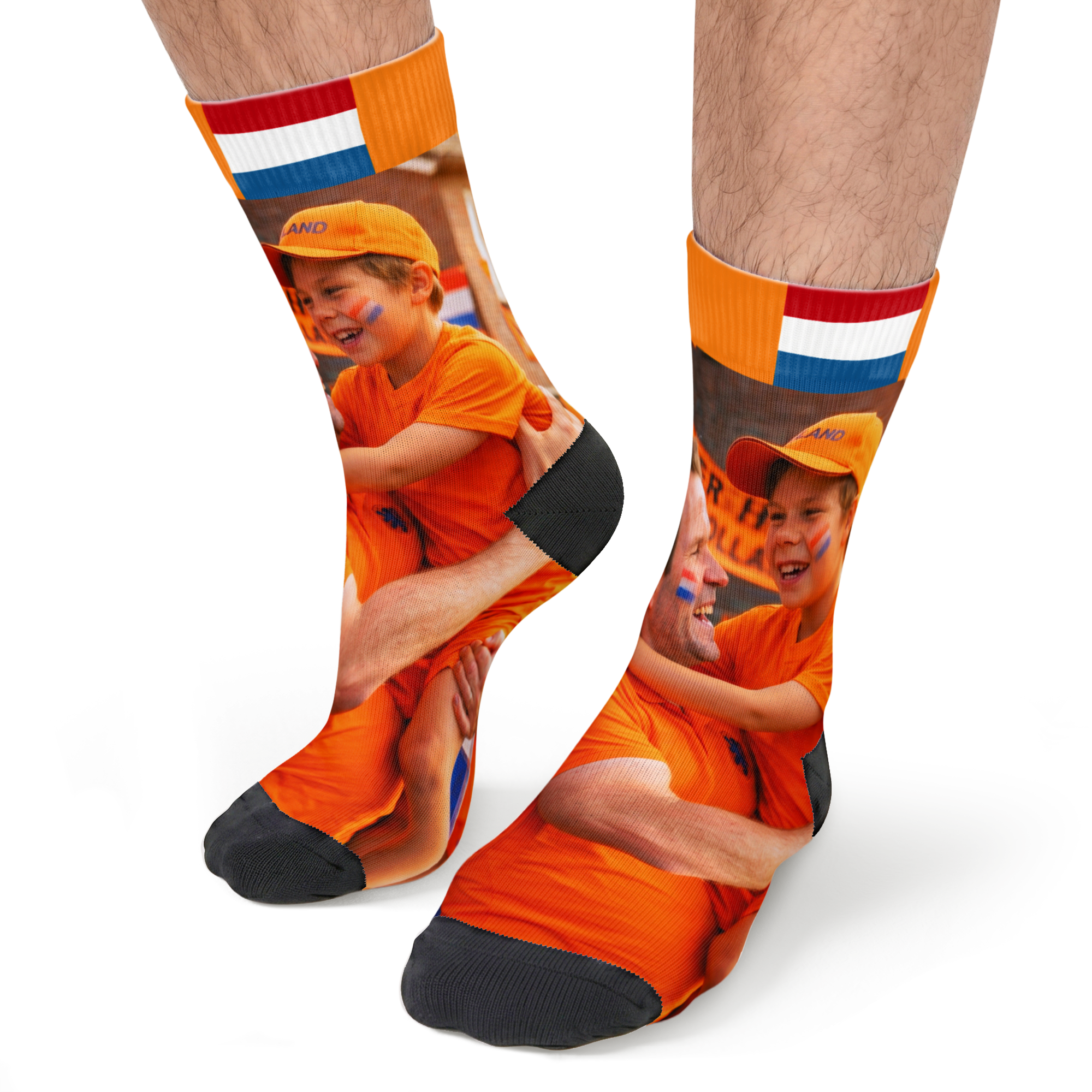 Volledig bedrukte WK-sokken – 39-42 met eigen foto en Nederlandse vlag. Personaliseer je sportsokken met je favoriete WK-moment.