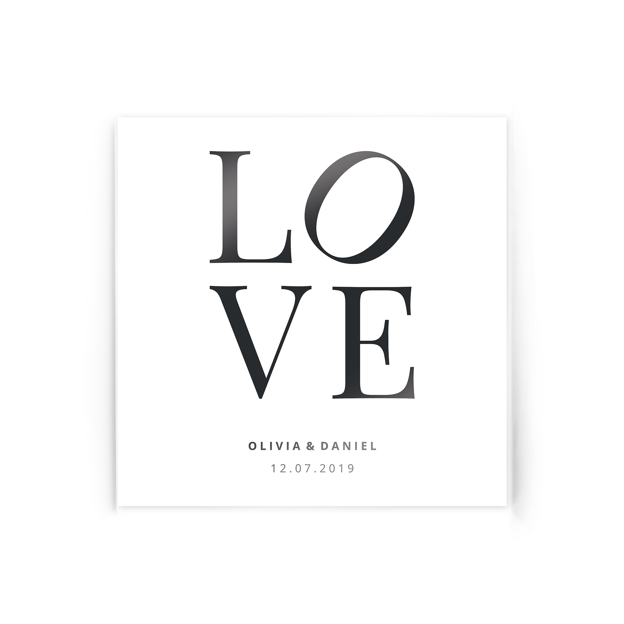 Fotografie acrilică personalizată cu textul "LOVE" și numele Olivia & Daniel cu data 12.07.2019, printată direct pe placă.