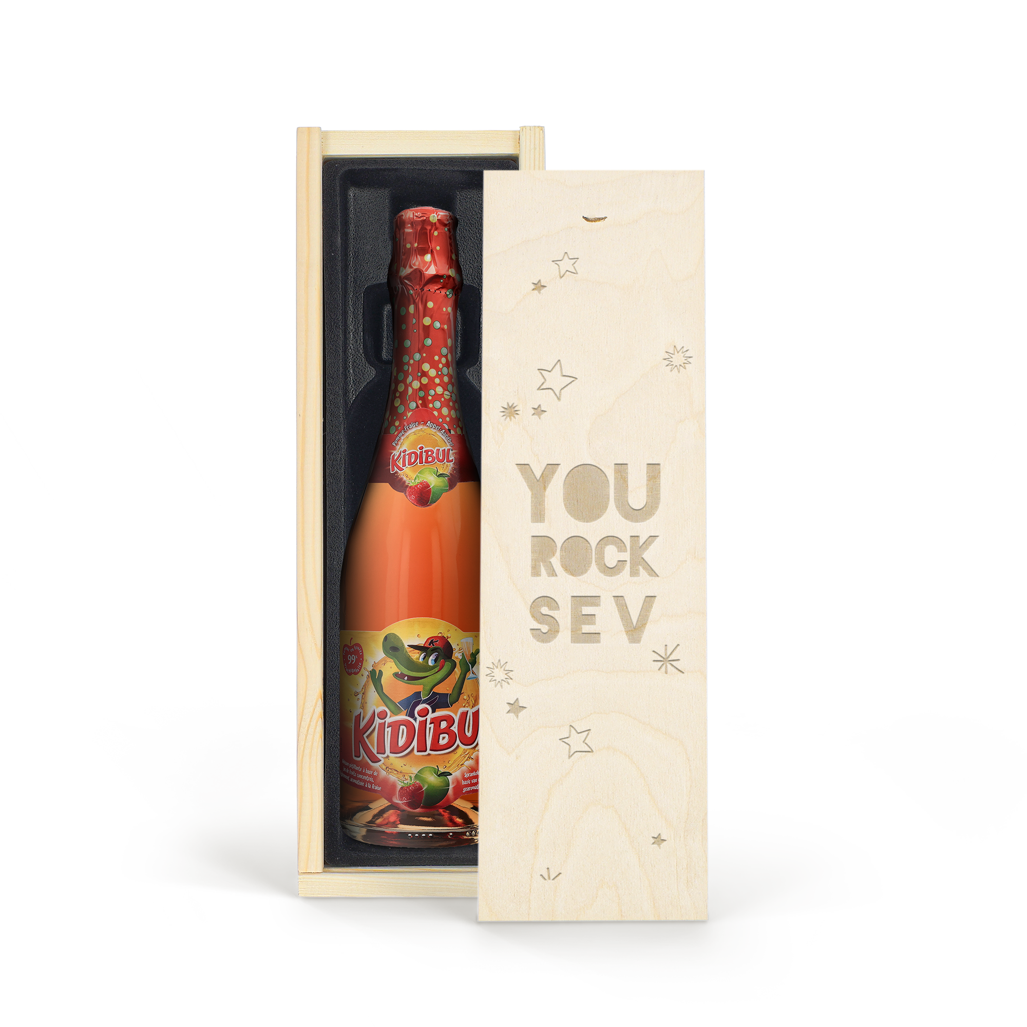 En flaska barnbubbel i en graverad trälåda med texten YOU ROCK SEV och stjärnor. Barnen skålar också med denna flaska barnbubbel i en exklusiv graverad låda.