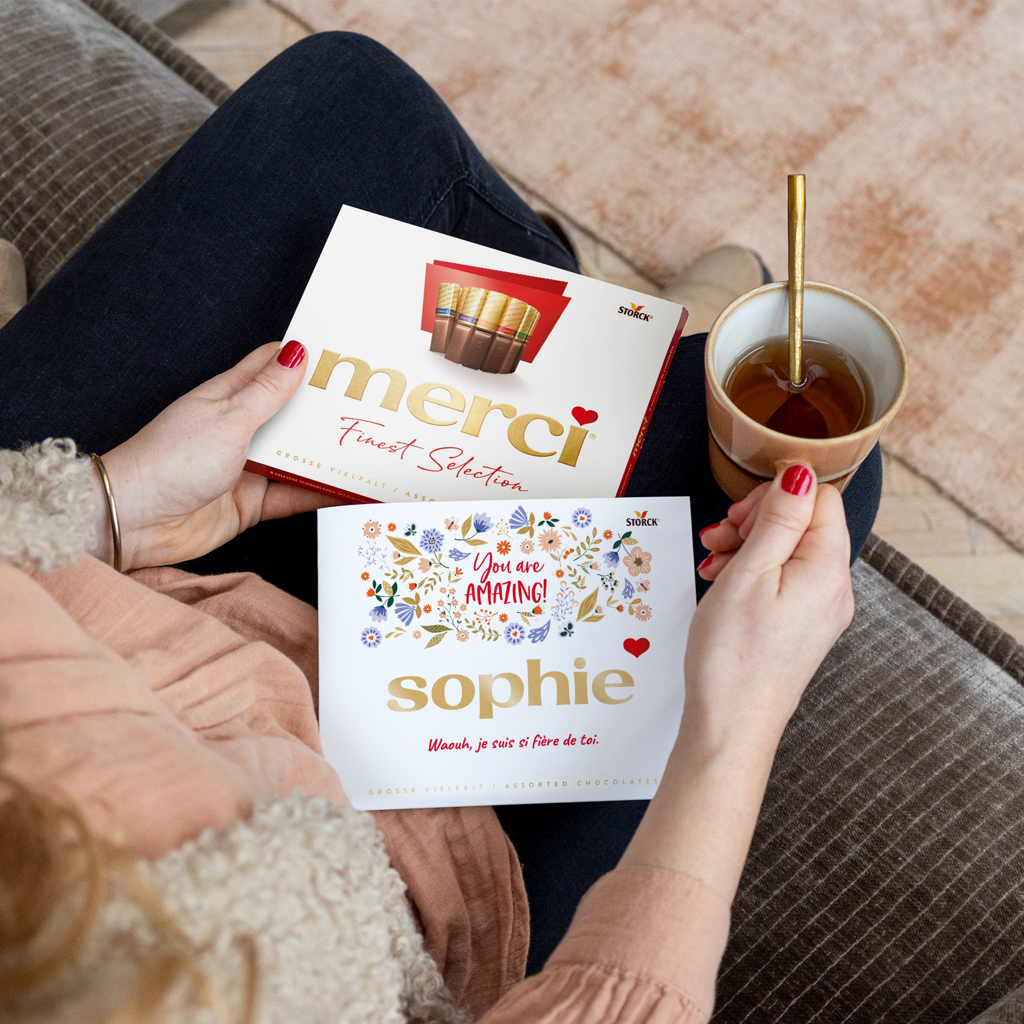 Chocolat Merci avec carte personnalisée - 250 grammes, motif floral You are Amazing, prénom Sophie et message Waouh je suis si fière de toi.