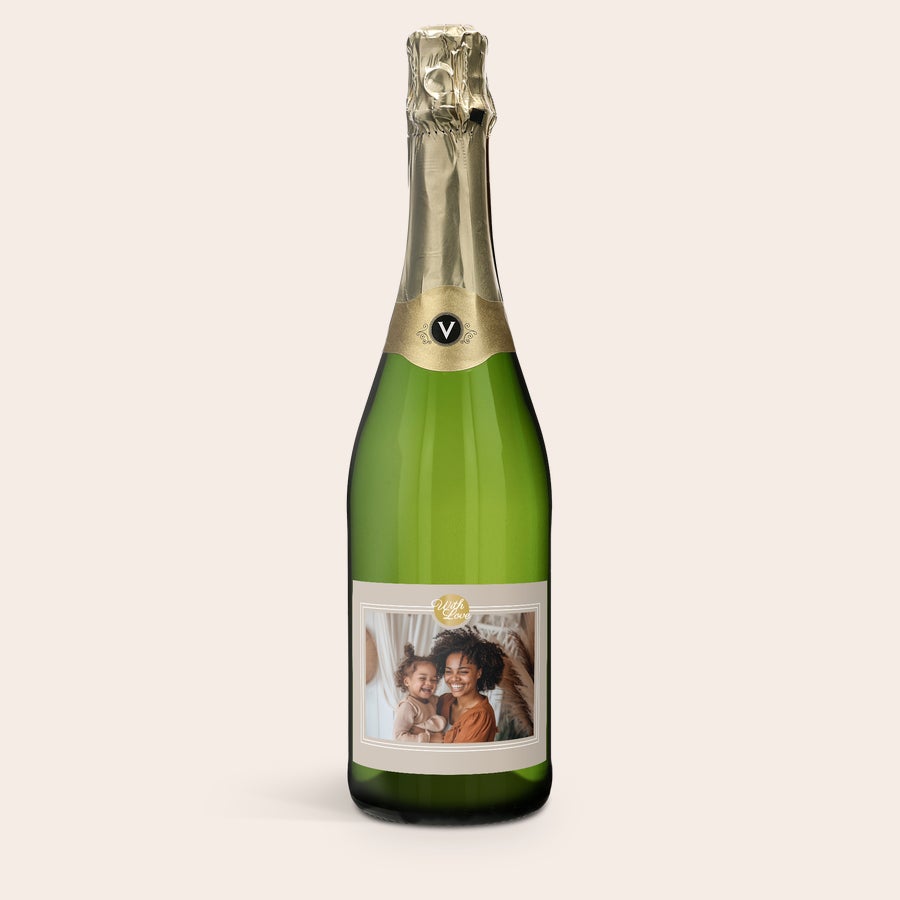 Vino Vintense Blanc 0% Personalizzato Bottiglia di Vintense alcool-free con etichetta personalizzata con foto di mamma e figlia.