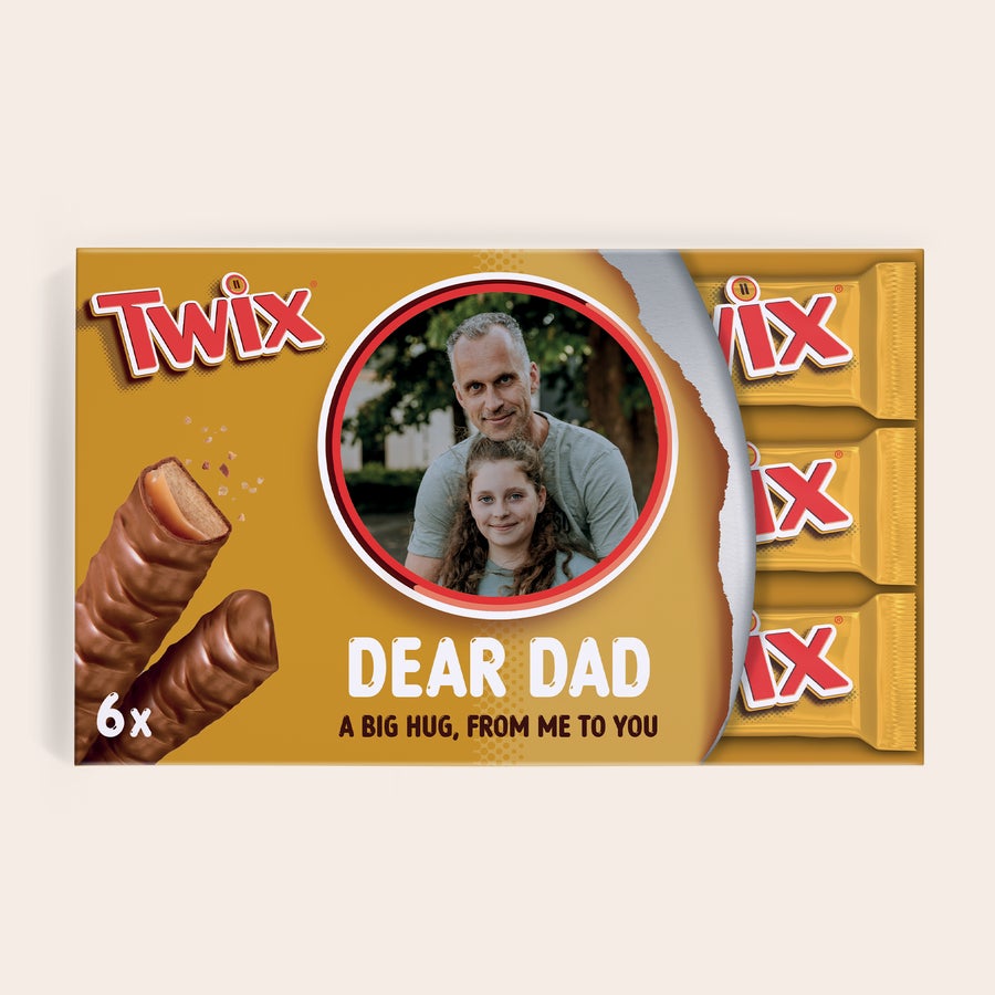 Personalizovaná XXL Twix čokoládová tyčinka Twix dárková krabička se jménem a fotografií, potištěná "Dear Dad" a obrázkem otce s dcerou