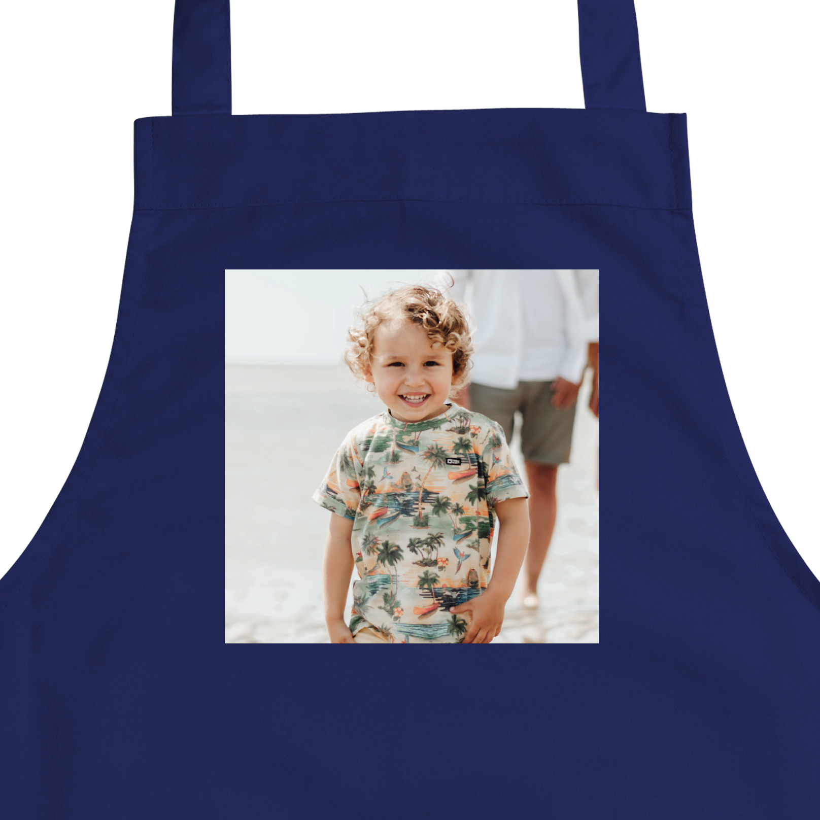 Avental infantil azul marinho personalizado com foto impressa de menino sorrindo na praia