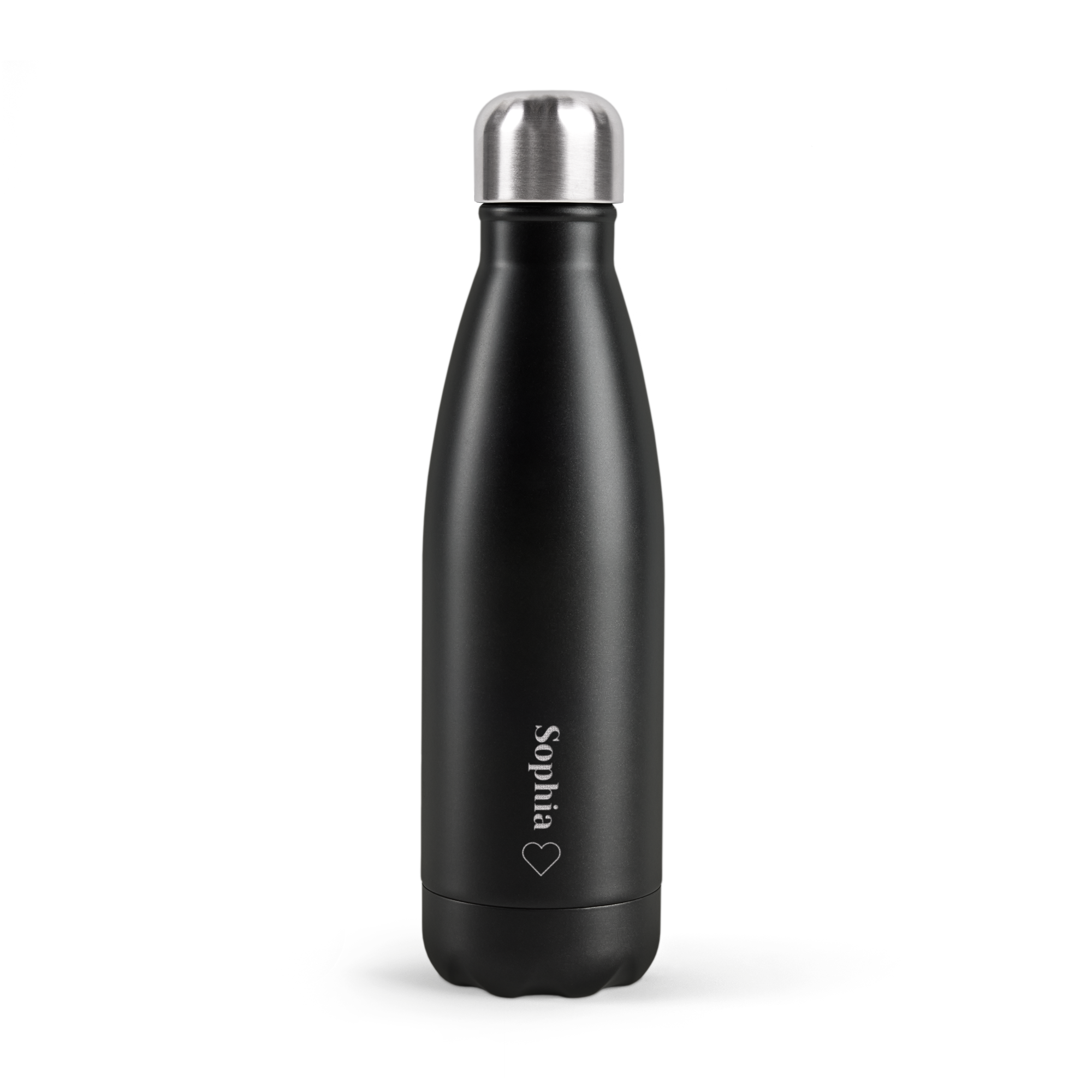 Musta termospullo jossa on kaiverrettu nimi Sophia ja sydän. Henkilökohtainen termospullo nimellä.