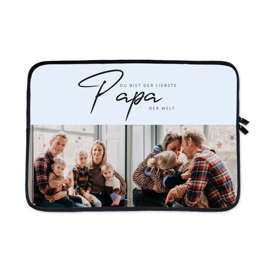 Bedruckte Laptoptasche mit Familienfoto und dem Text "Papa du bist der Liebste der Welt" zur Personalisierung