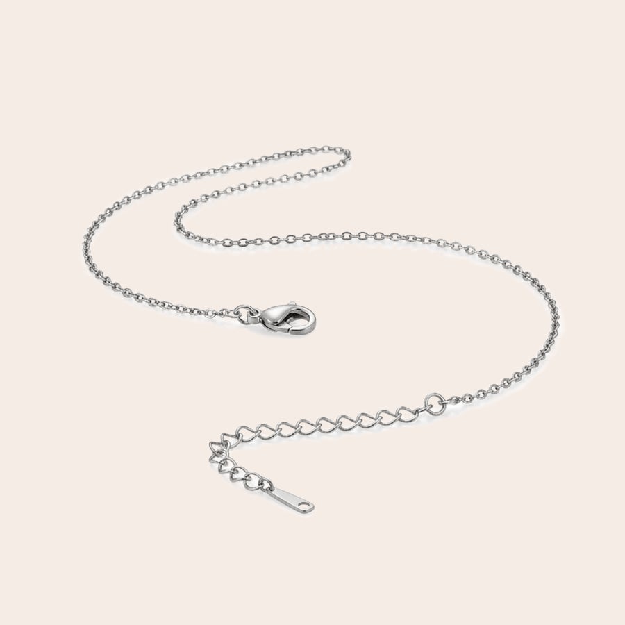 Kette mit viereckigem Anhänger Kette mit viereckigem Anhänger