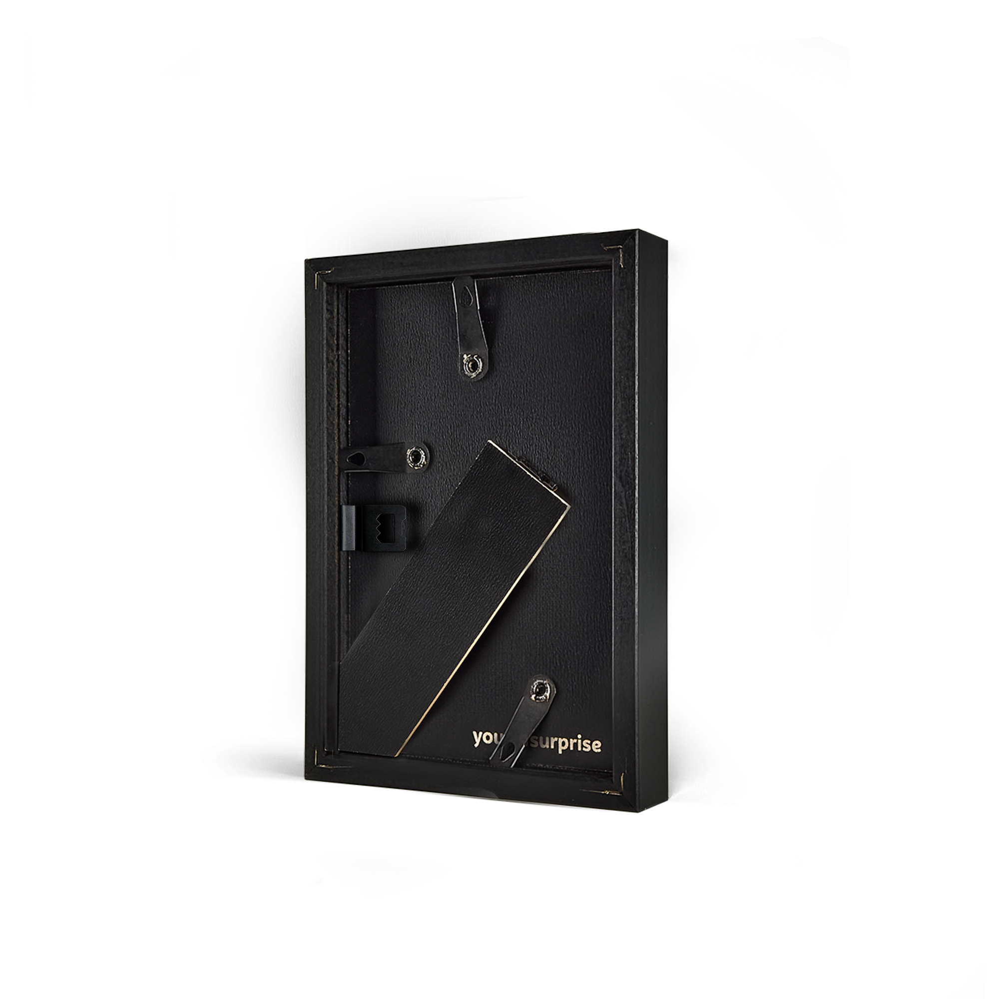 Zwarte houten fotolijst met een fotoafdruk, personalisatie door print van jouw mooiste fotomoment.