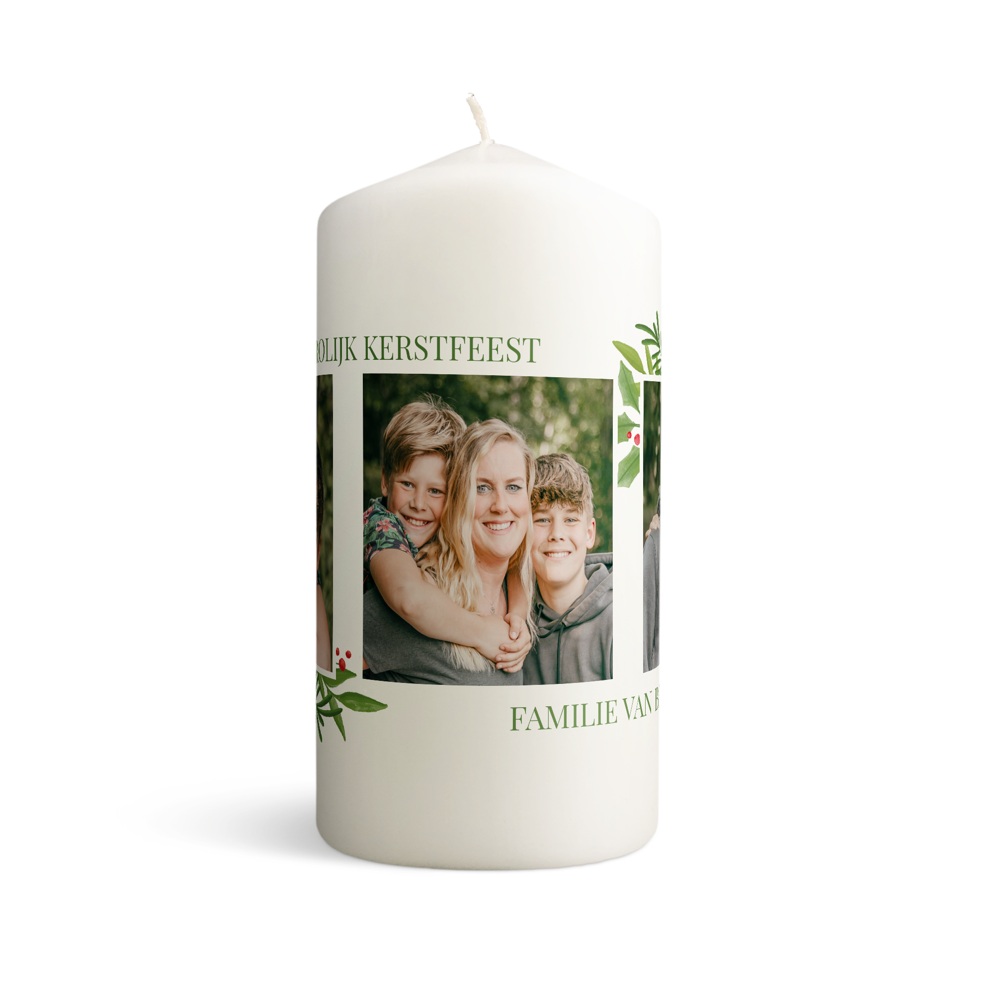Witte gepersonaliseerde bedrukte kaars met foto van een gezin en de tekst VROLIJK KERSTFEEST