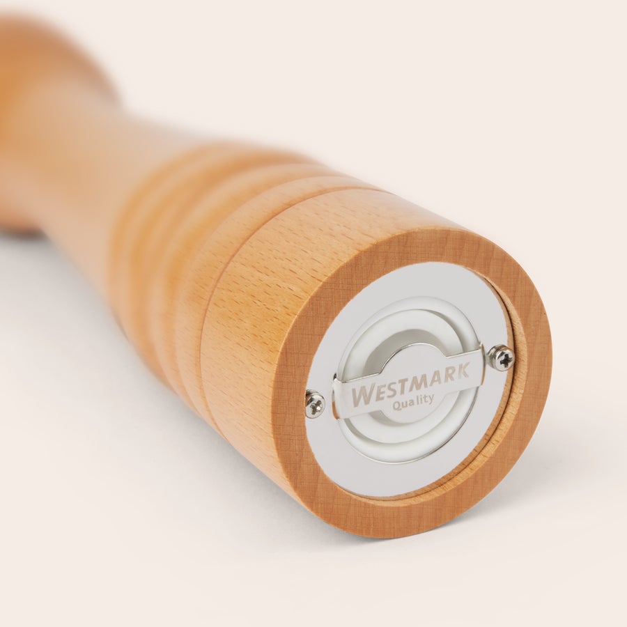 Conjunto de moedores personalizado Um moedor de pimenta de madeira personalizado, feito de faia clara, com mecanismo de cerâmica.