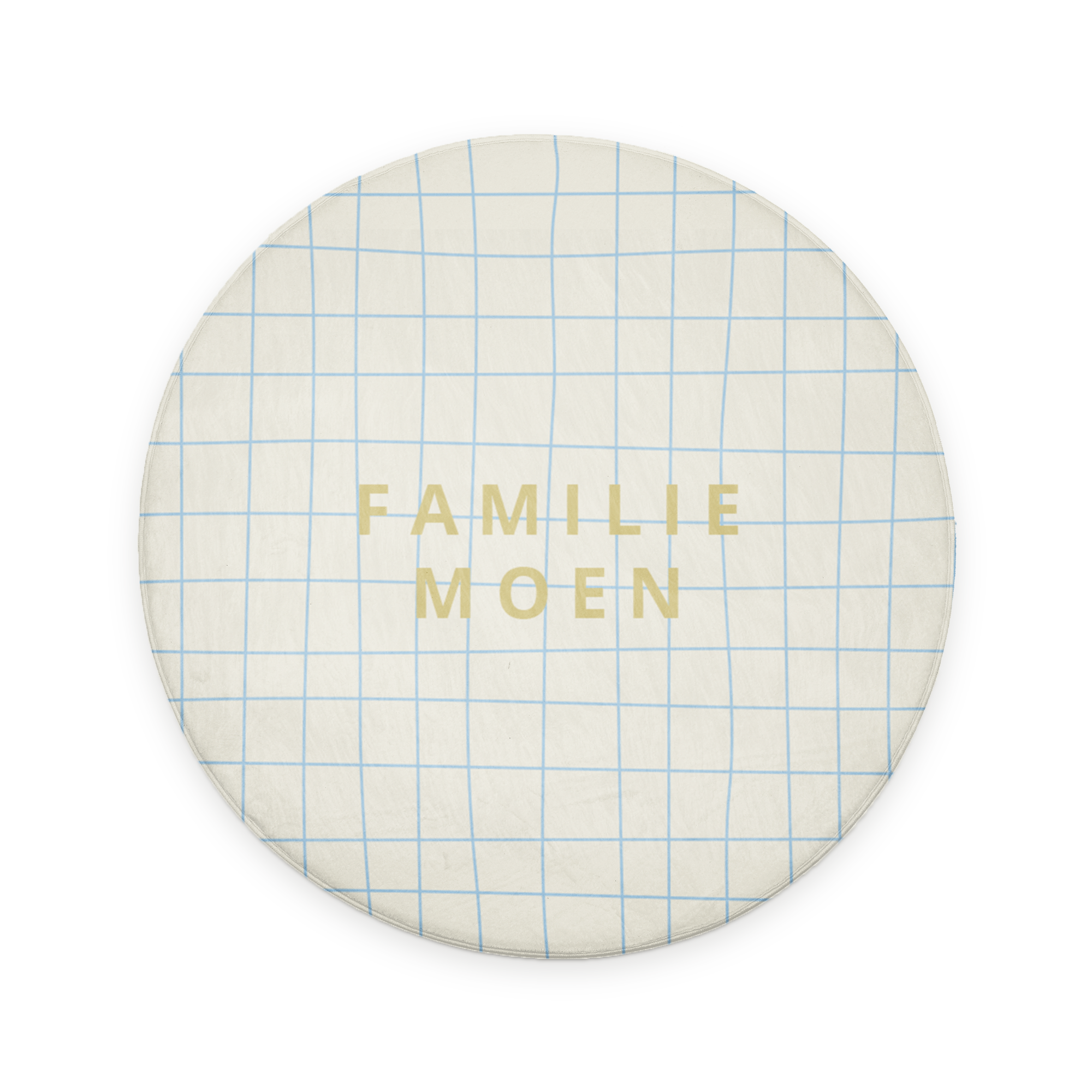 En rund, hvit personalisert badematte med blått rutenettmønster og teksten Familie Moen trykt på.
