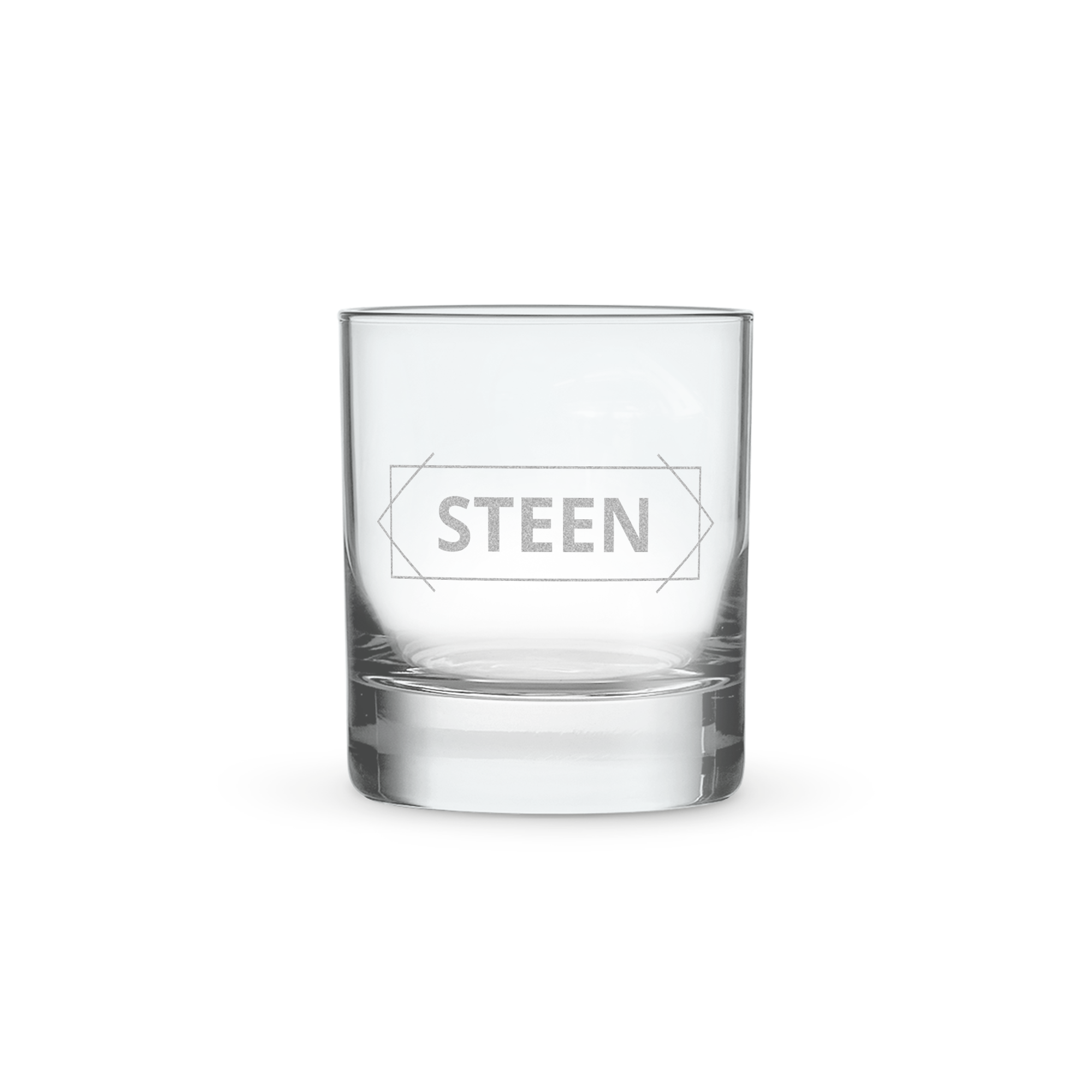 Personligt indgraveret whiskyglas med navn "STEEN" og en isterning, skræddersyet til at overraske dine kære.