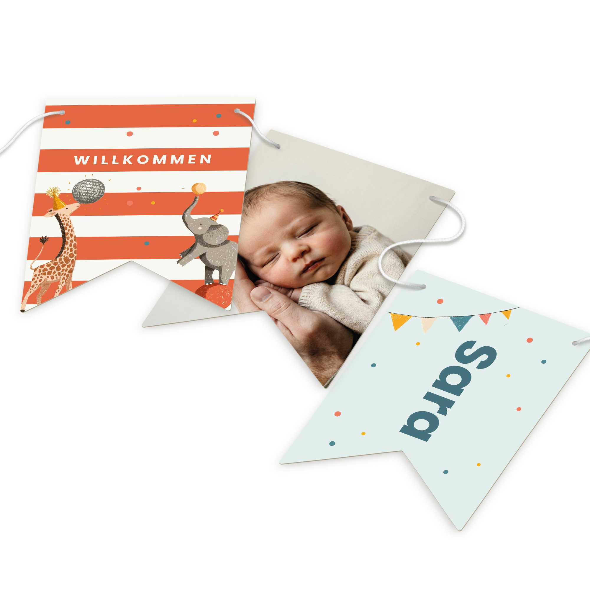 Personalisierte Girlande Flagge M 5 m mit Fotos und Namen Sara bedruckt, dazu ein Willkommensschild mit Tiermotiven