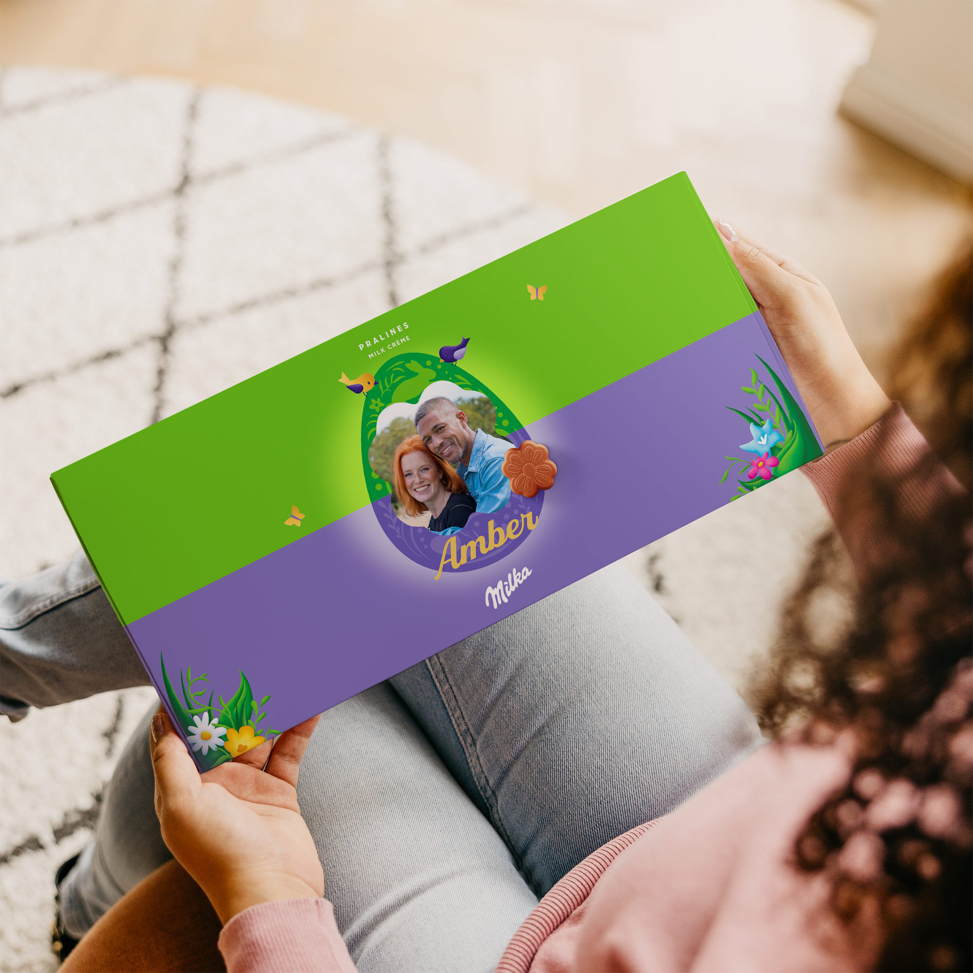 Személyre szabott Say it with Milka csokoládés díszdoboz egy fotóval és névvel nyomtatva