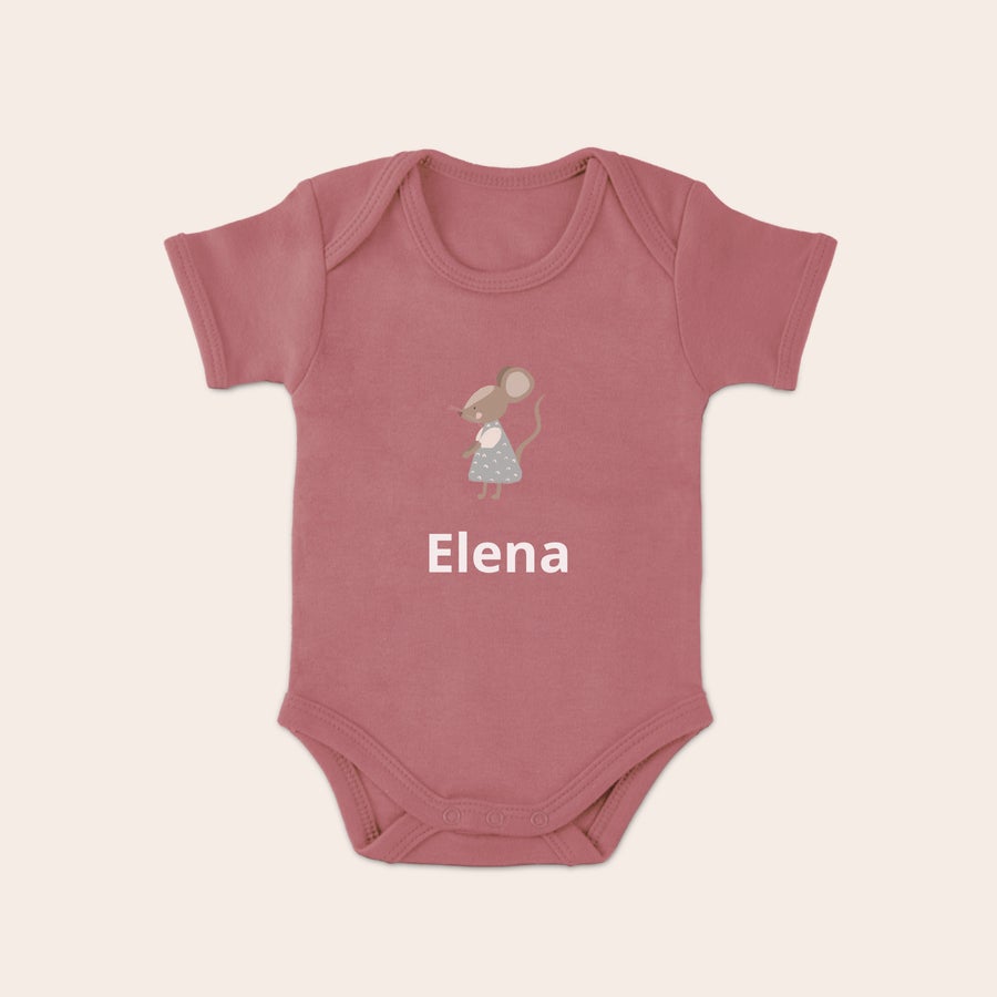 Baby Body bedrucken Rosa Babybody, bedruckt mit einer Maus in Kleid und dem Namen Elena. Lass einen originellen Babybody bedrucken.