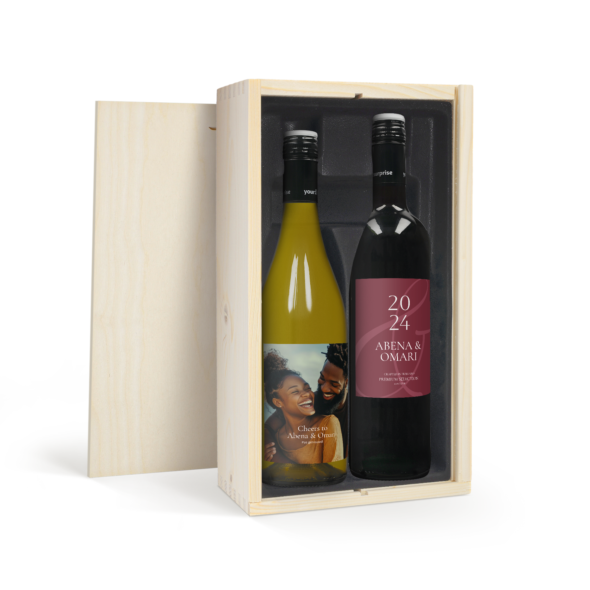 Maison de la Surprise wijnpakket in houten kist met persoonlijke etiketten bedrukt met foto en namen, perfect om iemand te verrassen