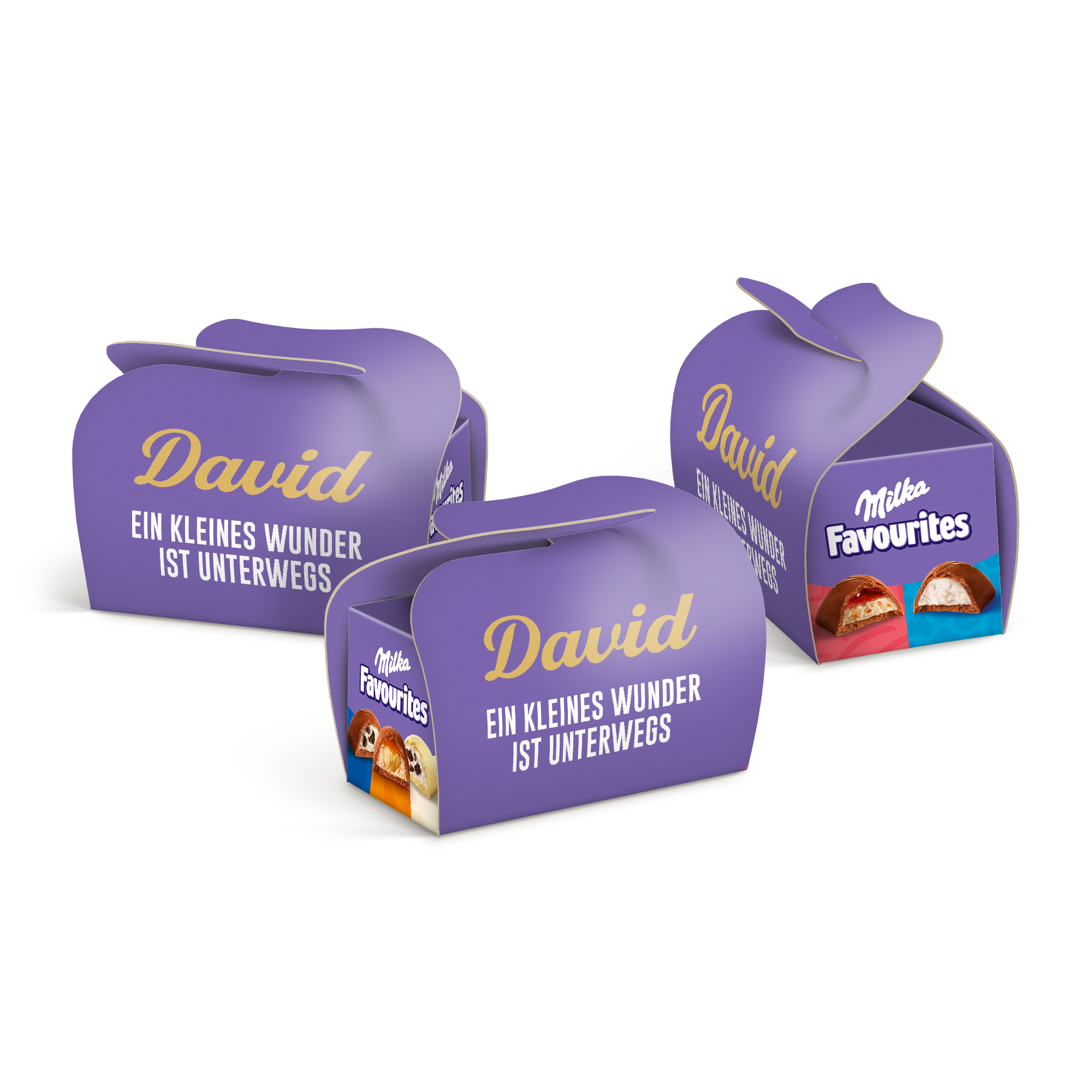 Drei lilafarbene personalisierte Milka Pralinenschachteln mit Namen David und dem Spruch "EIN KLEINES WUNDER IST UNTERWEGS", eine süße Idee, die lila Freude nur für sie macht.