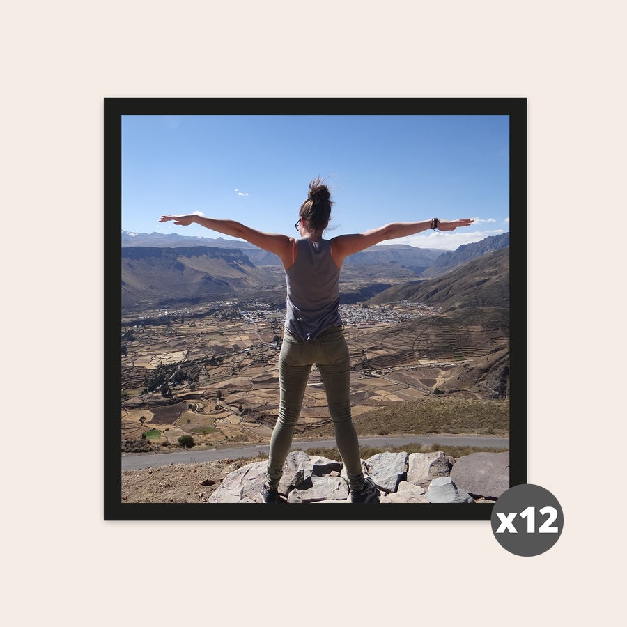 Fotos impressas: Retrô - Quadradas Impressão de foto quadrada personalizada com imagem de mulher em paisagem, parte de um conjunto de 12 impressões