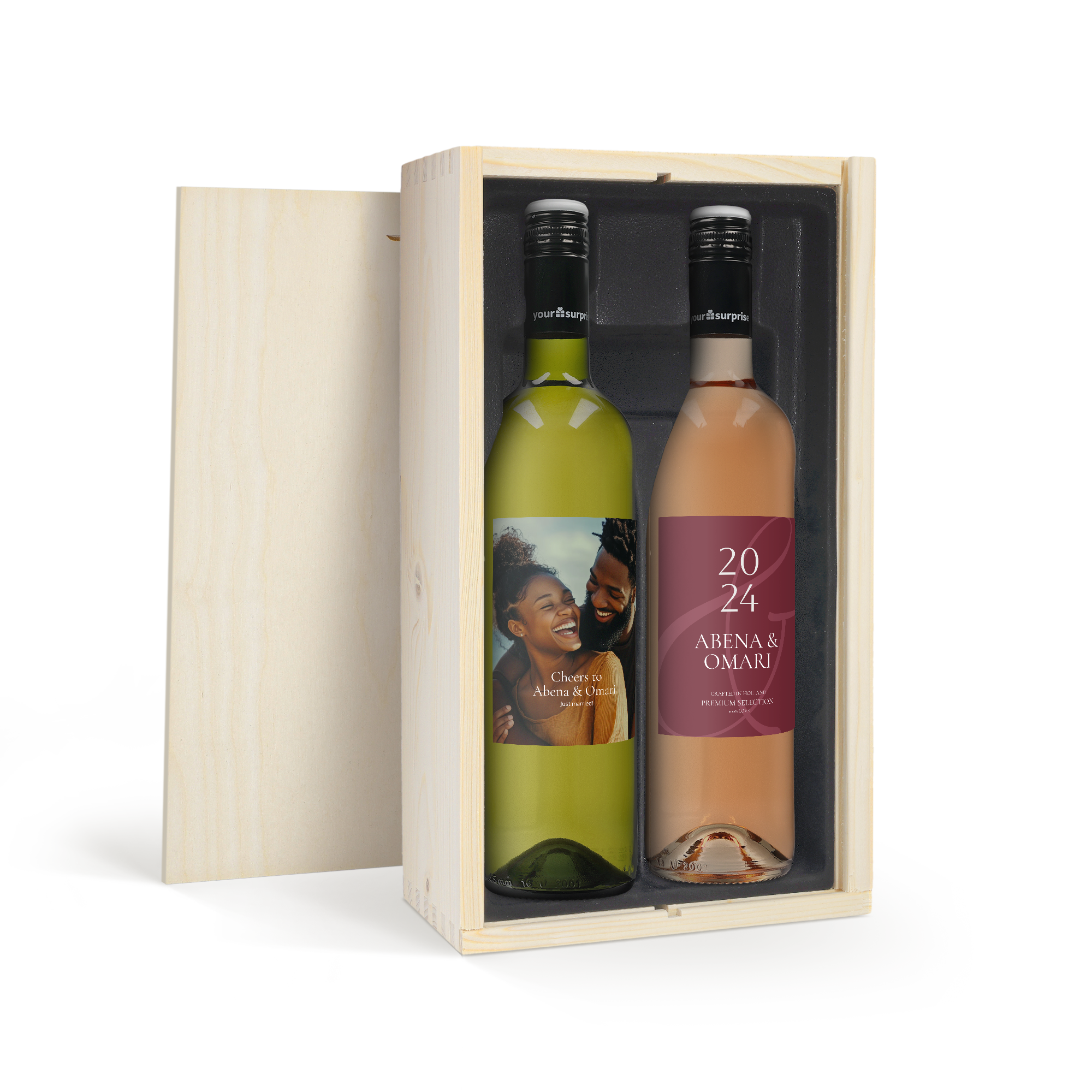 Maison de la Surprise wine gift set with personalized labels featuring a photo and names in a wooden box