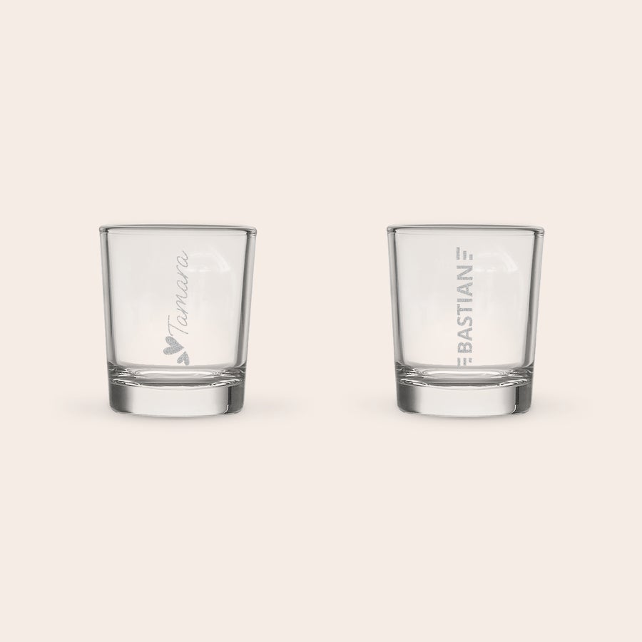 Schnapsglas mit Gravur Personalisiertes Schnapsglas mit Gravur von Namen Tamara und Bastian. Dein personalisiertes Schnapsglas.