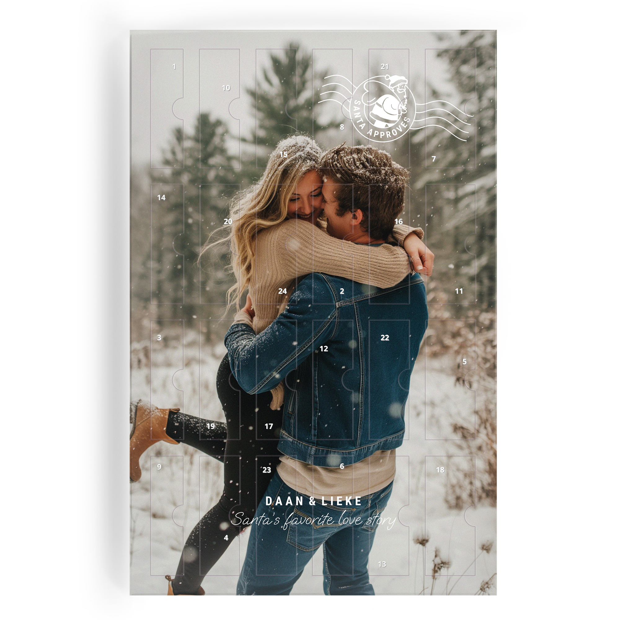 gepersonaliseerde adventskalender met winterse foto van Daan en Lieke en tekst Santa's favorite love story, met sprankelende sieraden