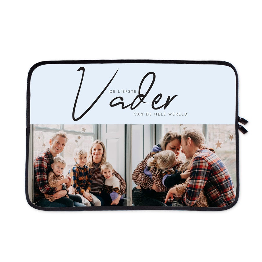 Bedrukte laptophoes met familiefoto en tekst 'De liefste Vader van de hele wereld'
