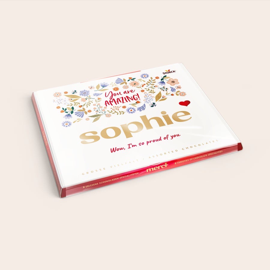 Merci čokolada s kartico Čokolada Merci s personalizirano kartico - 250 gramov z natisnjenim imenom Sophie in motivom rož.