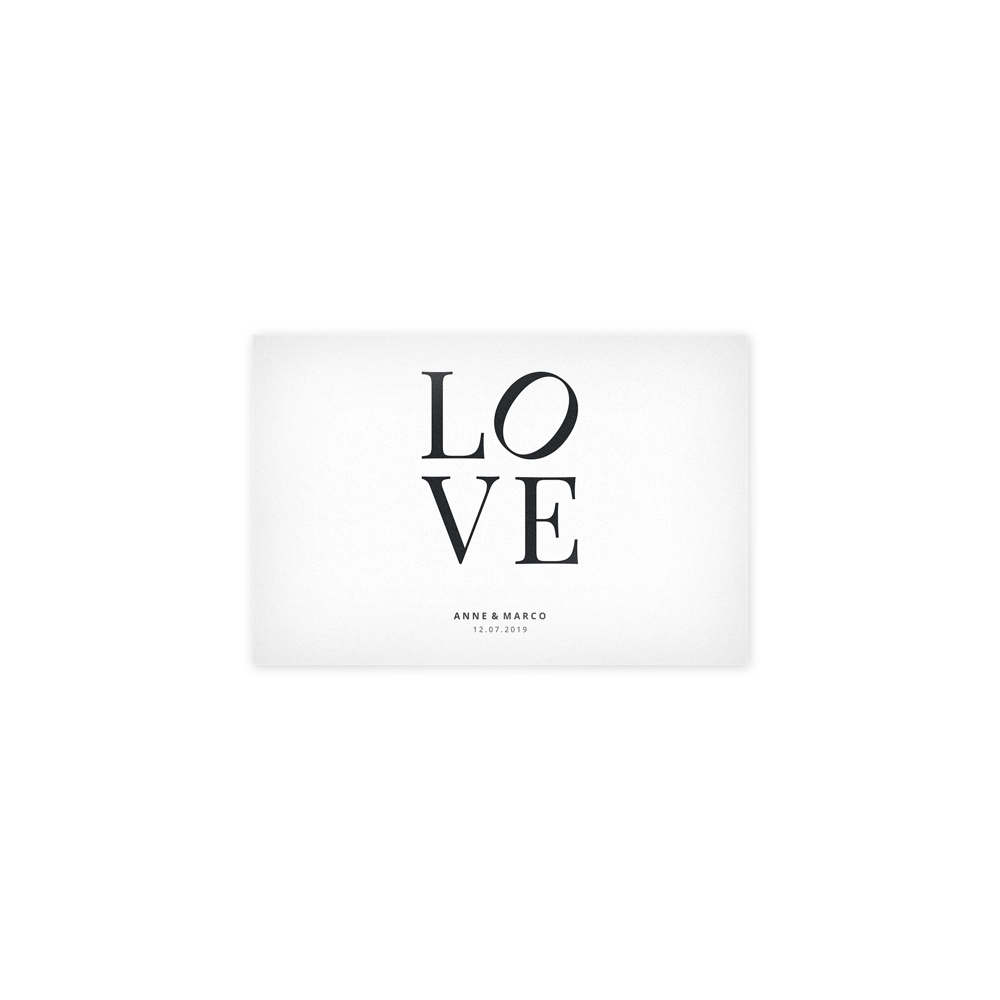 Forex Platte, weiß, bedruckt mit großem LOVE-Schriftzug und den Namen Anne & Marco sowie Datum 12.07.2019