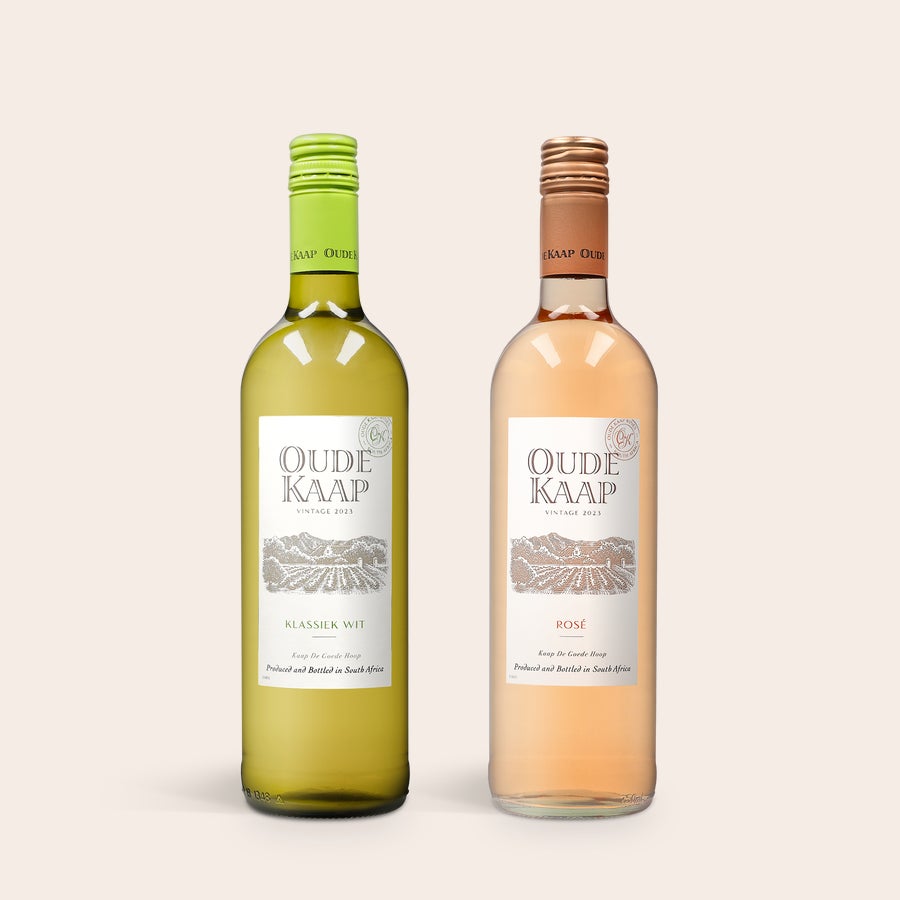 Set cadou vin personalizat - Oude Kaap Un set Oude Kaap roz și vin alb într-o cutie imprimată, personalizată cu o fotografie sau un text.