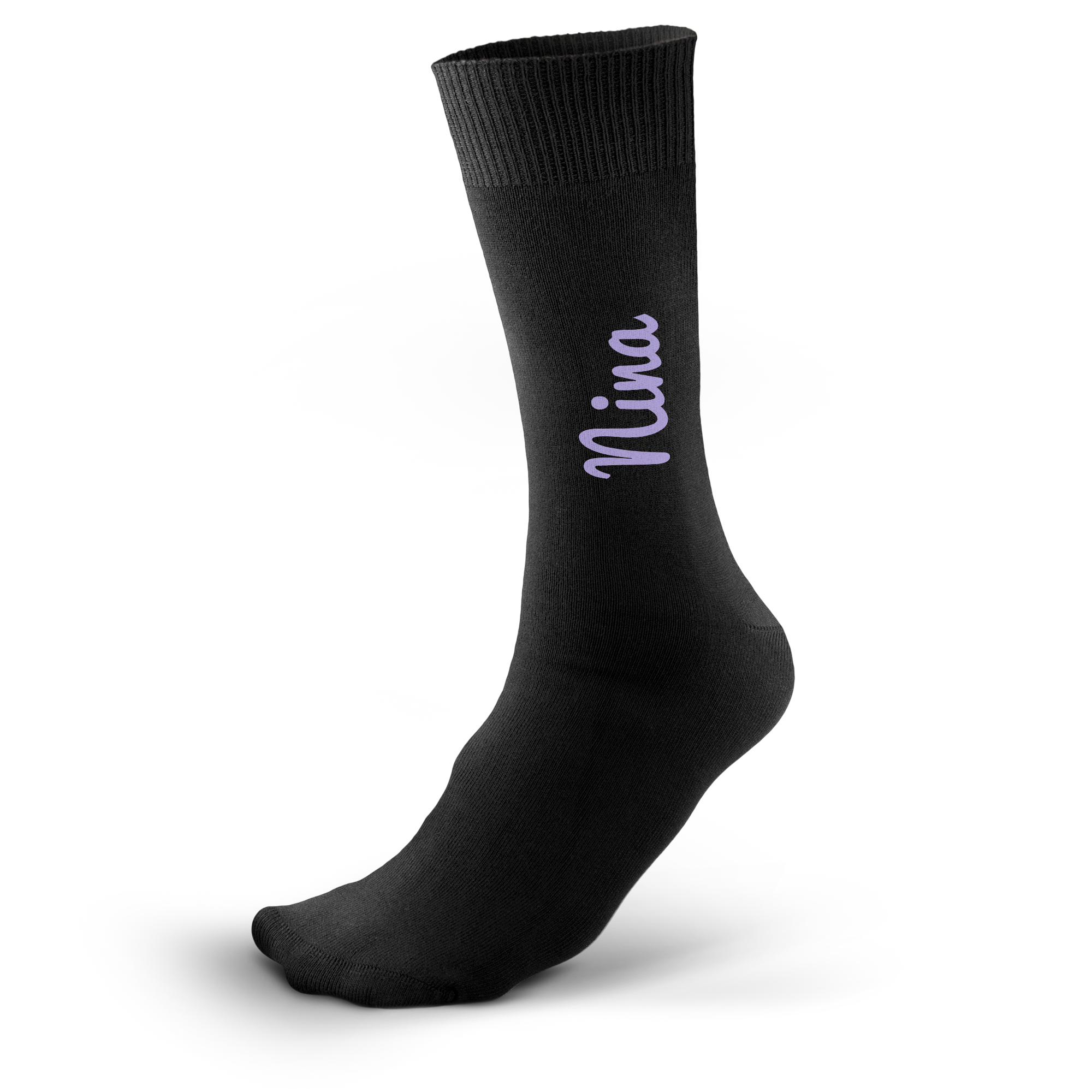 Eine schwarze Socke mit personalisiertem Namen "Nina", violett aufgedruckt. Dein eigener Text auf schwarzen Socken!