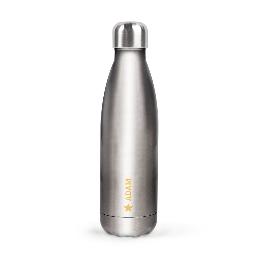 Personlig vannflaske Personlig vannflaske i sølvfarget rustfritt stål, trykt med navnet ADAM og en stjerne.