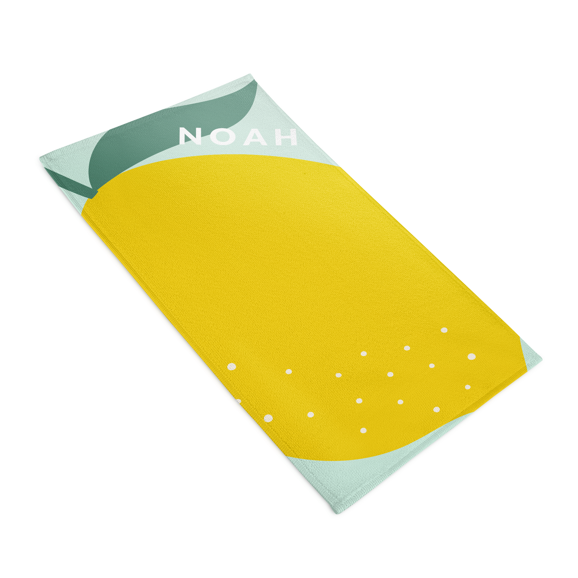 Toalla personalizada con estampado de limón amarillo, puntos blancos y el nombre Noah en la parte superior.