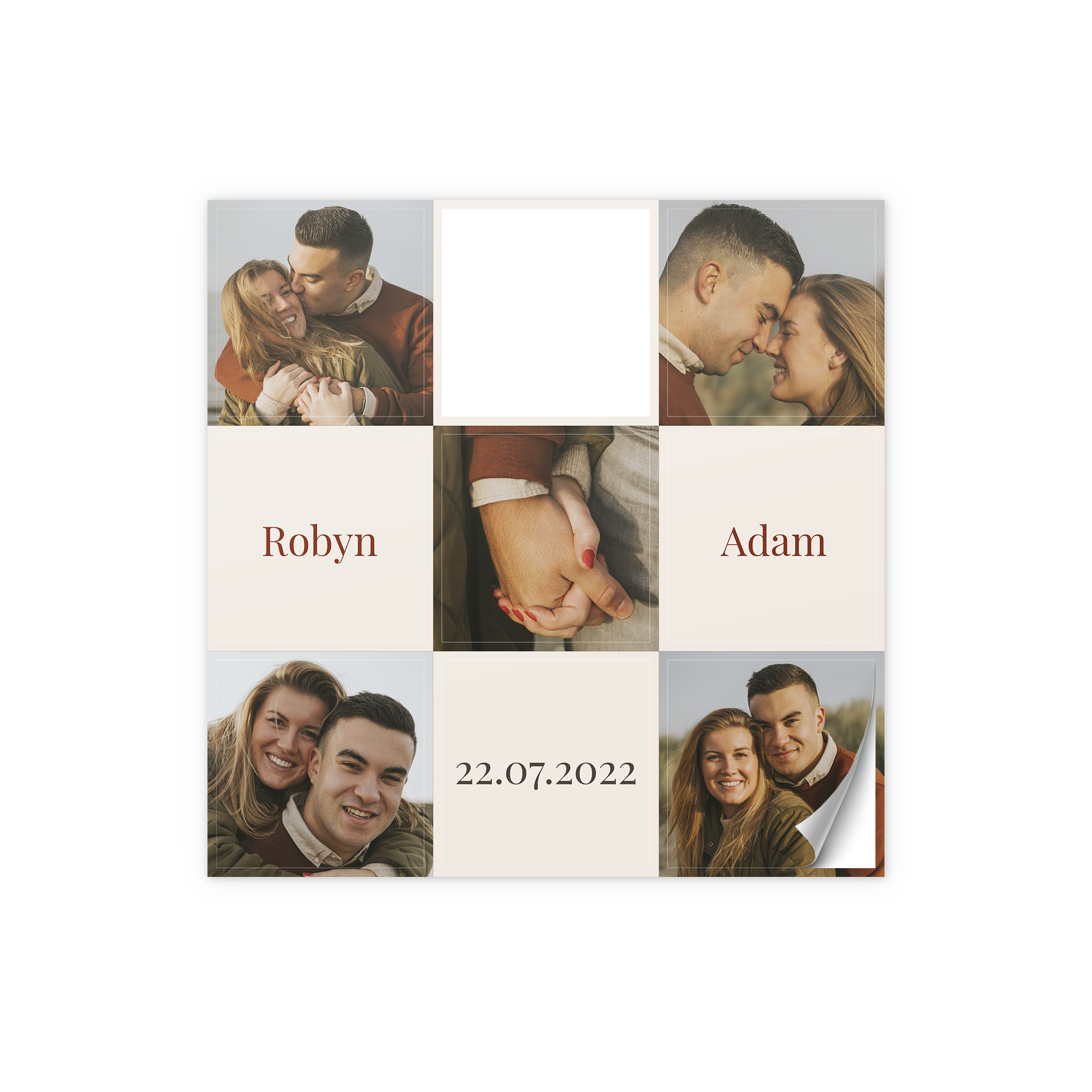 Personalizované nálepky s kolážou fotografií páru, menami Robyn a Adam a dátumom 22.07.2022.