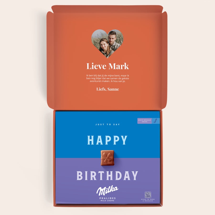 Milka Pralines Love Milka giftbox met foto en tekst “Lieve Mark” en “Liefs, Sanne” en “Happy Birthday”, gepersonaliseerd met jouw ontwerp