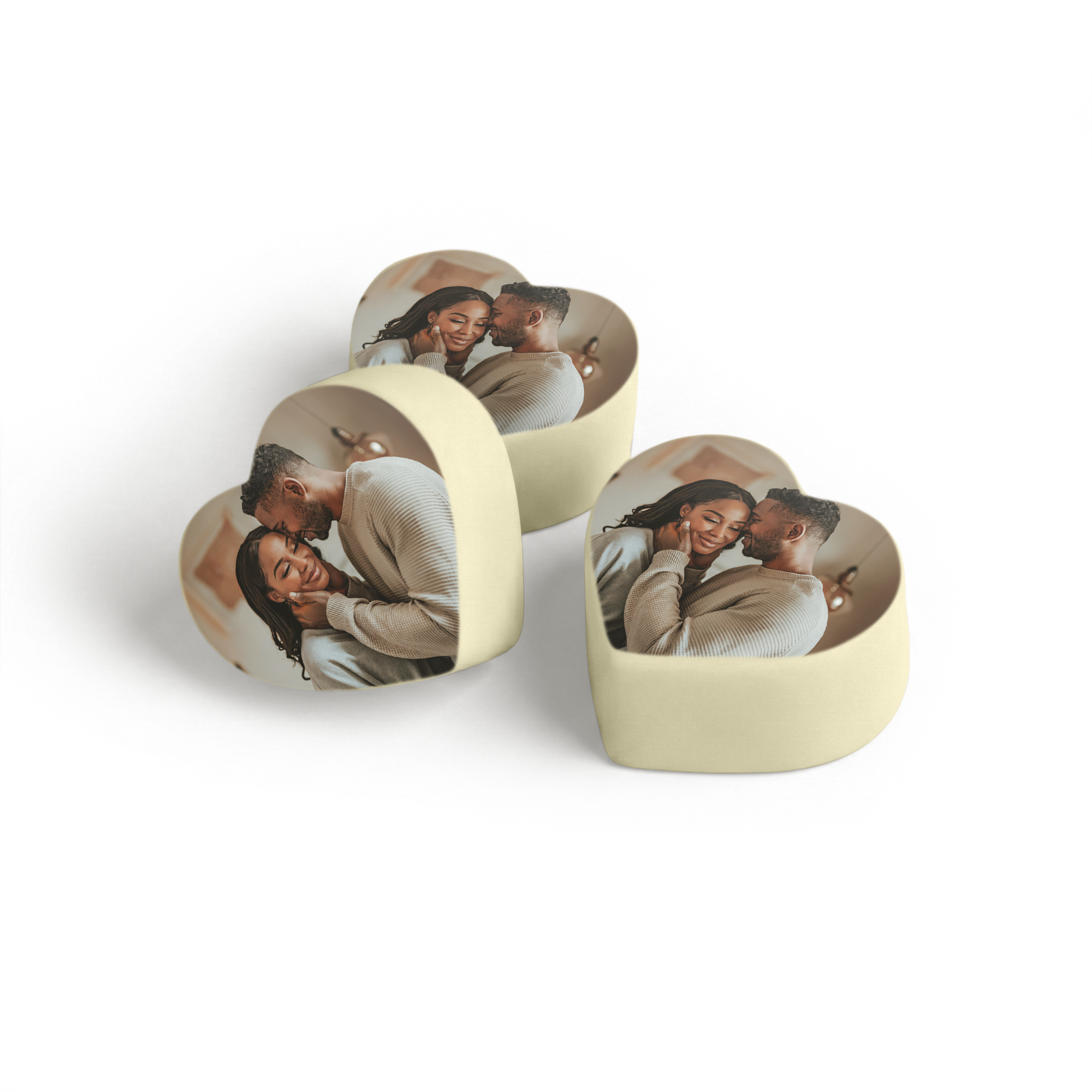 Chocolade Pralines - Hartjes met foto - Praliné - 24 stuks met gepersonaliseerde foto van een stel.