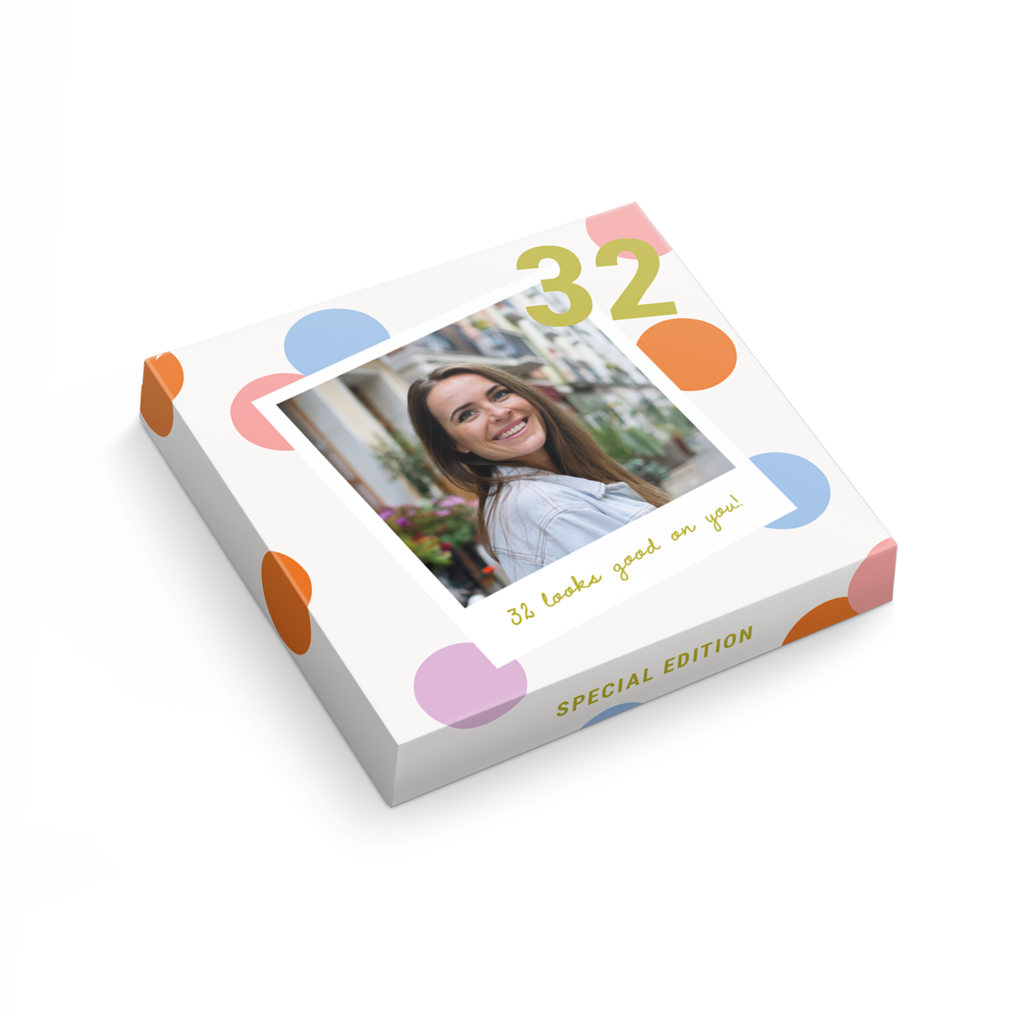 Gepersonaliseerde chocolade - Ritter Sport - Dark Whole Hazelnut geschenkdoos met eigen foto en het getal 32.