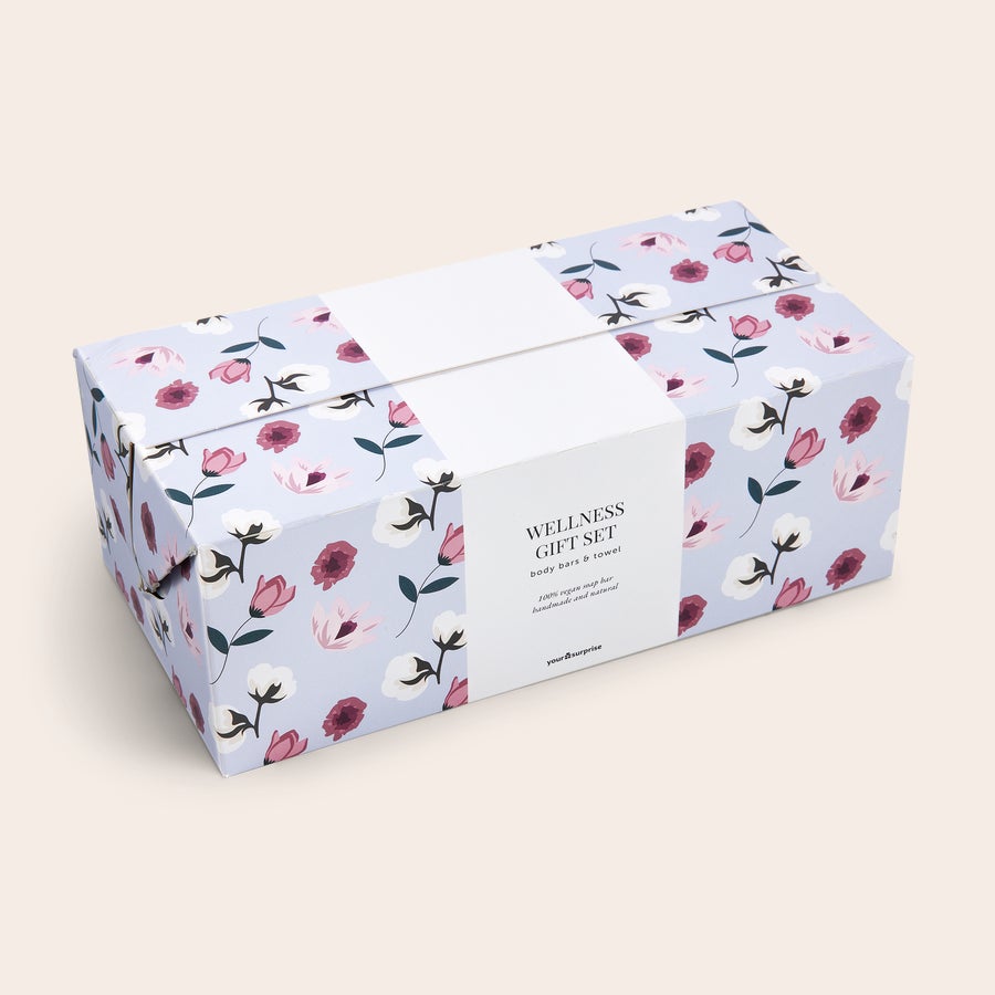 Cadeauset met gepersonaliseerd gastenhanddoekje en 3 zepen Cadeauset met gepersonaliseerd gastenhanddoekje en 3 zepen