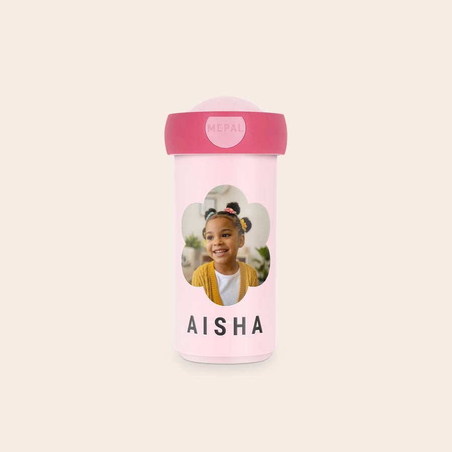 Copo escolar personalizado - Mepal Caneca escolar personalizada rosa com foto de menina e nome Aisha impresso