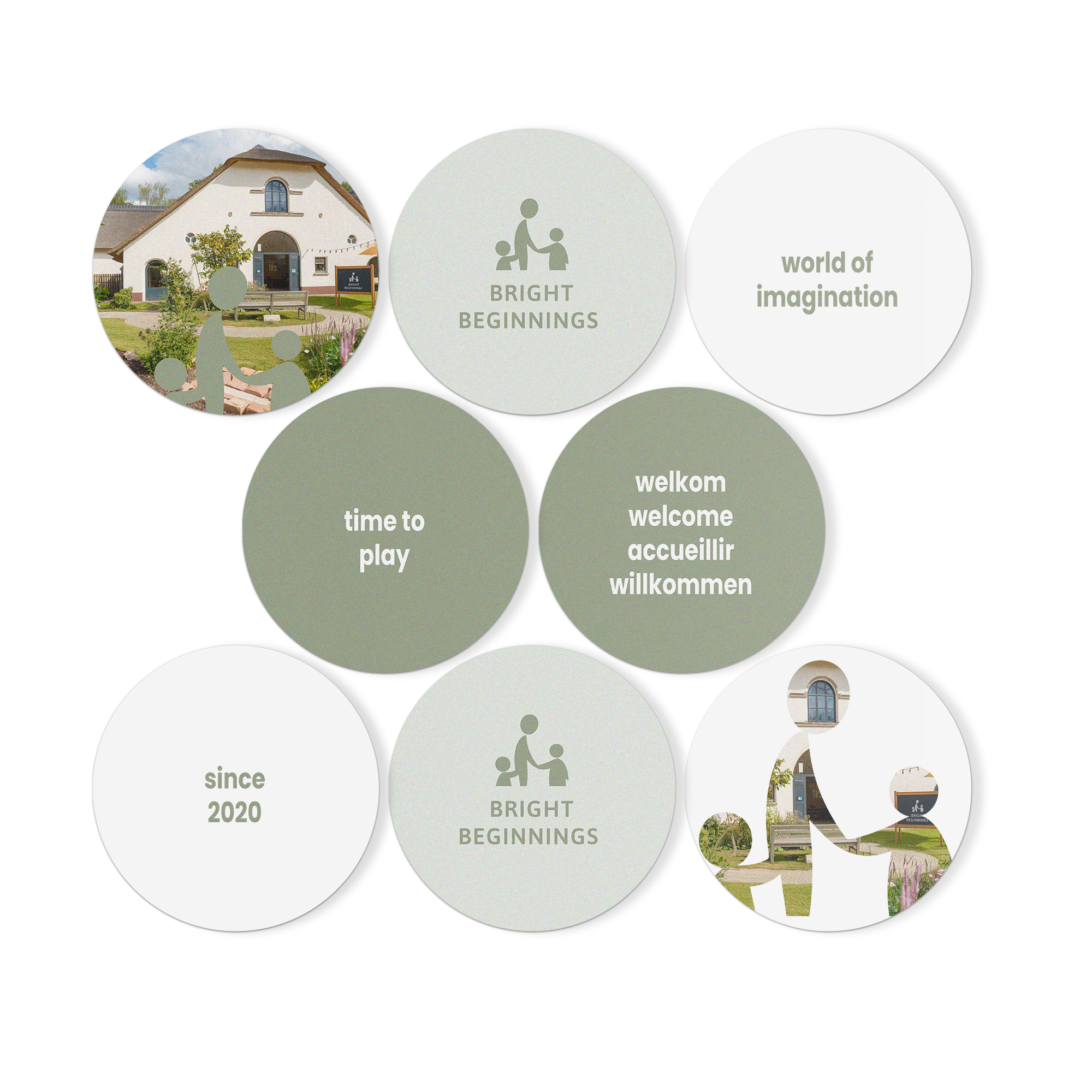 Nueve paneles de arte en forex redondos, personalizados con fotos, logos y texto como "since 2020", "world of imagination" y "bright beginnings" en una pared negra.