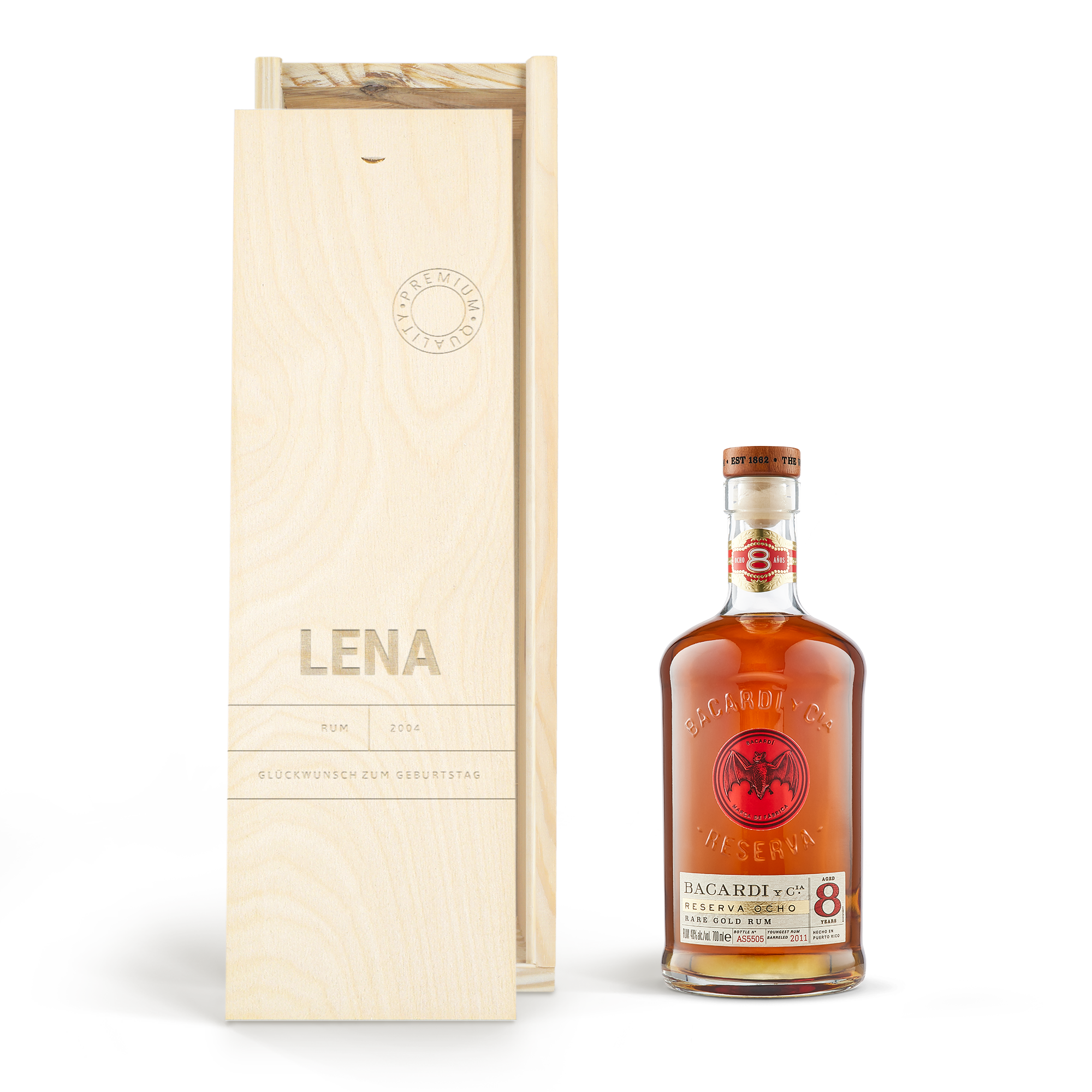 Bacardi Geschenk mit gravierter Kiste, personalisiert mit "Lena", "Rum", "2004" und "Glückwunsch zum Geburtstag"