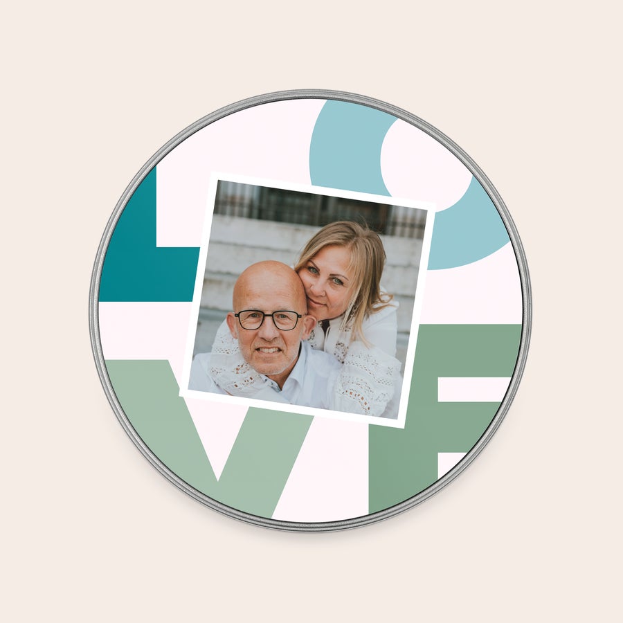 Gift tin filled with Oreo Round gift tin for Oreo, printed with a photo of a couple and love graphic