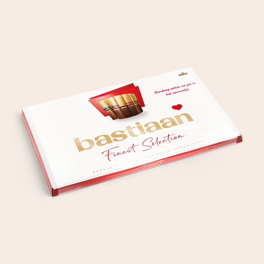merci Finest Selection met kaart Merci Finest Selection chocolade mix met gepersonaliseerde kaart - 400 gram, met naam 'Bastiaan' en rode hartjes.