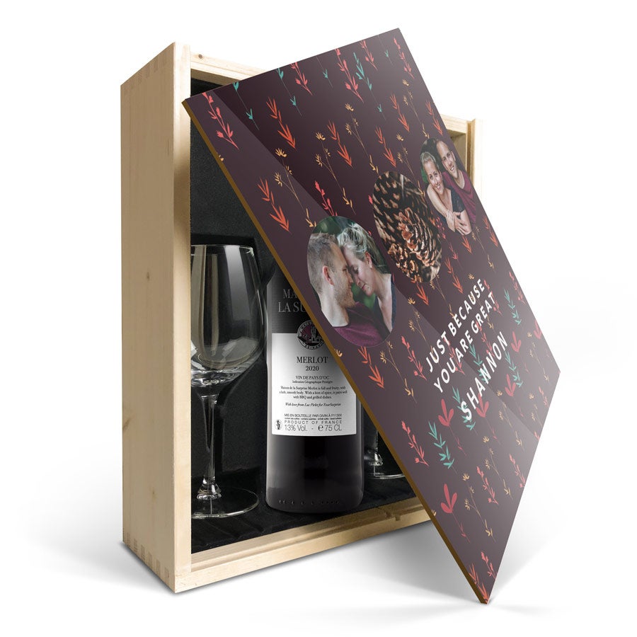 Personalised wine gift set - Maison de la Surprise Merlot - Printed wooden case