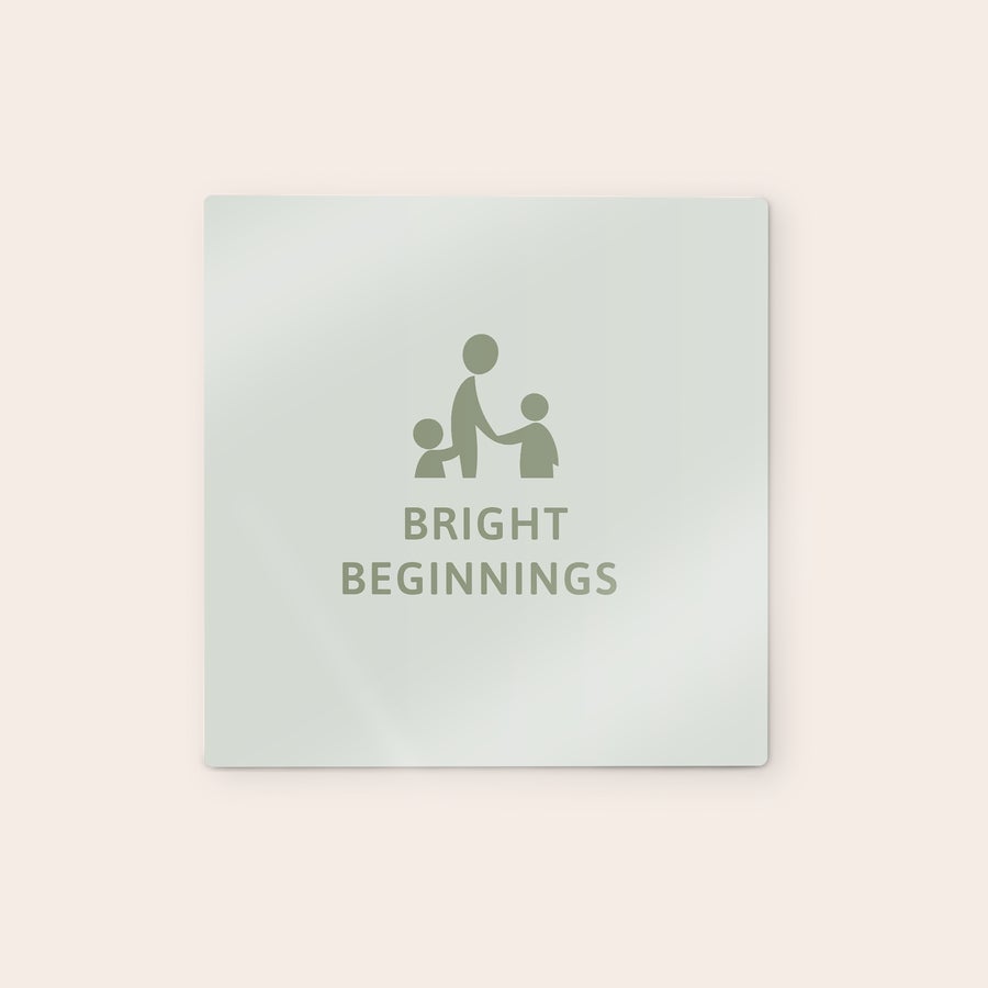 Panneaux muraux géométriques personnalisés Panneau mural carré personnalisé avec le logo Bright Beginnings et une image de famille décorez votre mur avec un panneau d'art mural en bois représentant votre design