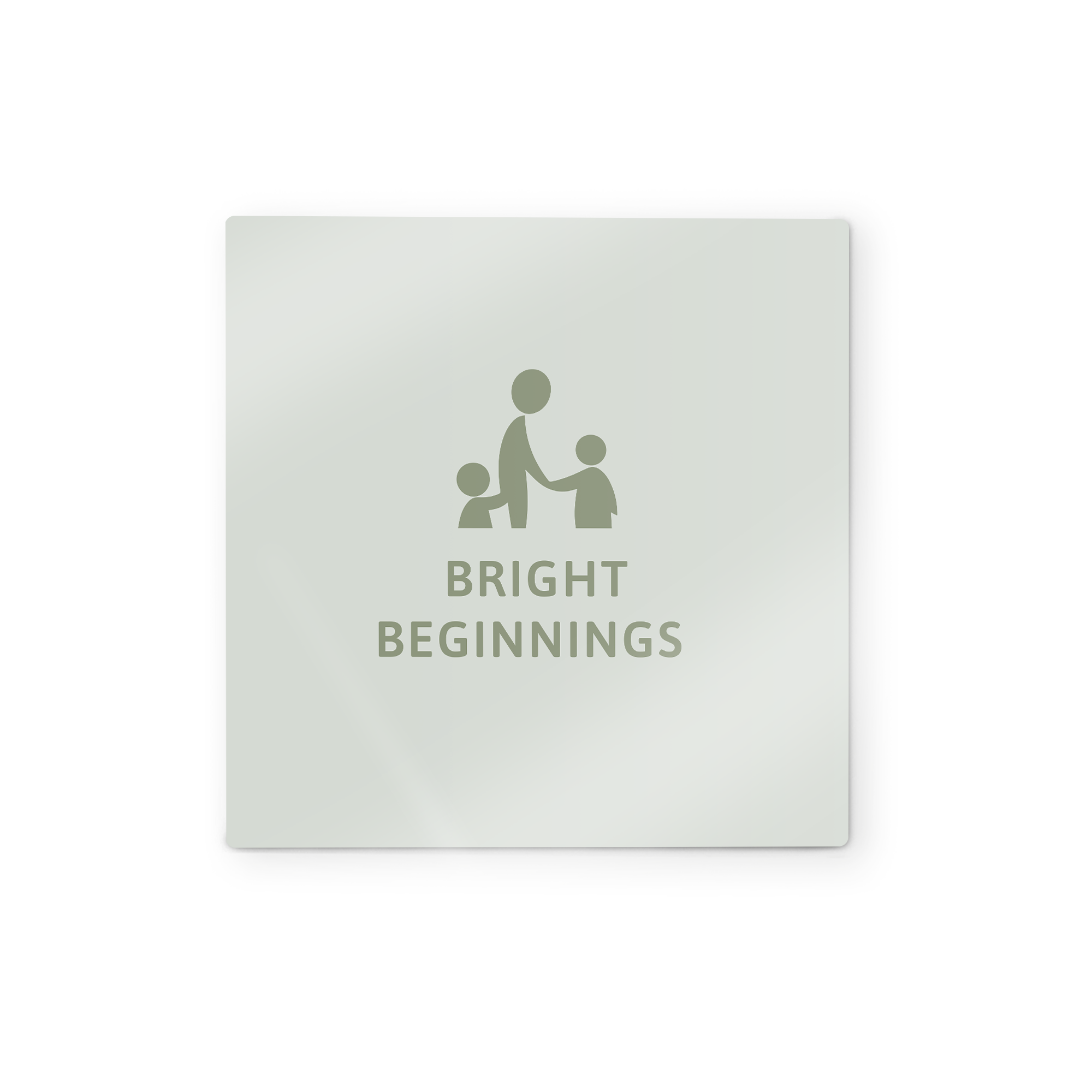 Koristele seinäsi puisella seinätaidepaneelilla, jossa on perheen kuva ja teksti Bright Beginnings.