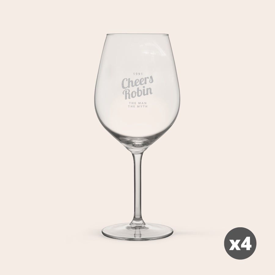 Glass - Vinho Tinto Copo de vinho tinto gravado com "Cheers Robin The Man The Myth" e nome personalizável