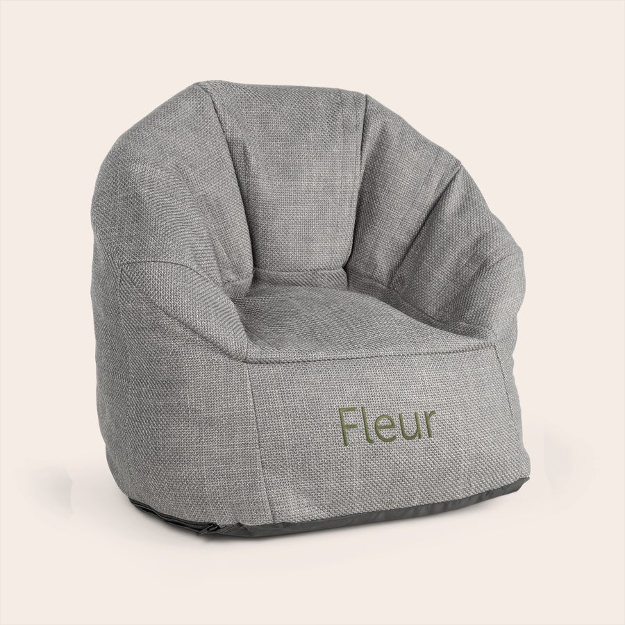 Kinderfauteuil met naam Grijze kinderfauteuil geborduurd met de naam Fleur, ideaal als hippe kinderstoel