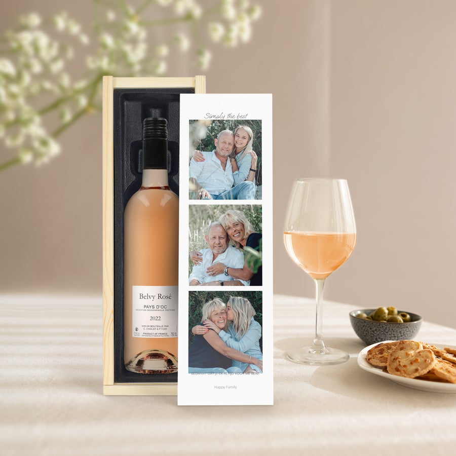 Wijn Belvy Rose personaliseren Belvy rosé wijn in een gepersonaliseerde houten wijnkist, bedrukt met een fotocollage en tekst