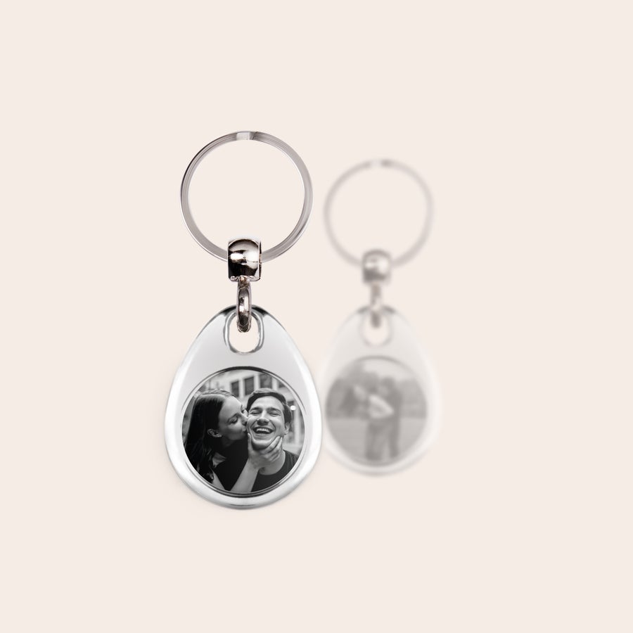 Sleutelhanger met foto Sleutelhanger met foto - Rond - Dubbelzijdig bedrukt, met gepersonaliseerde zwart-wit foto's van een stel