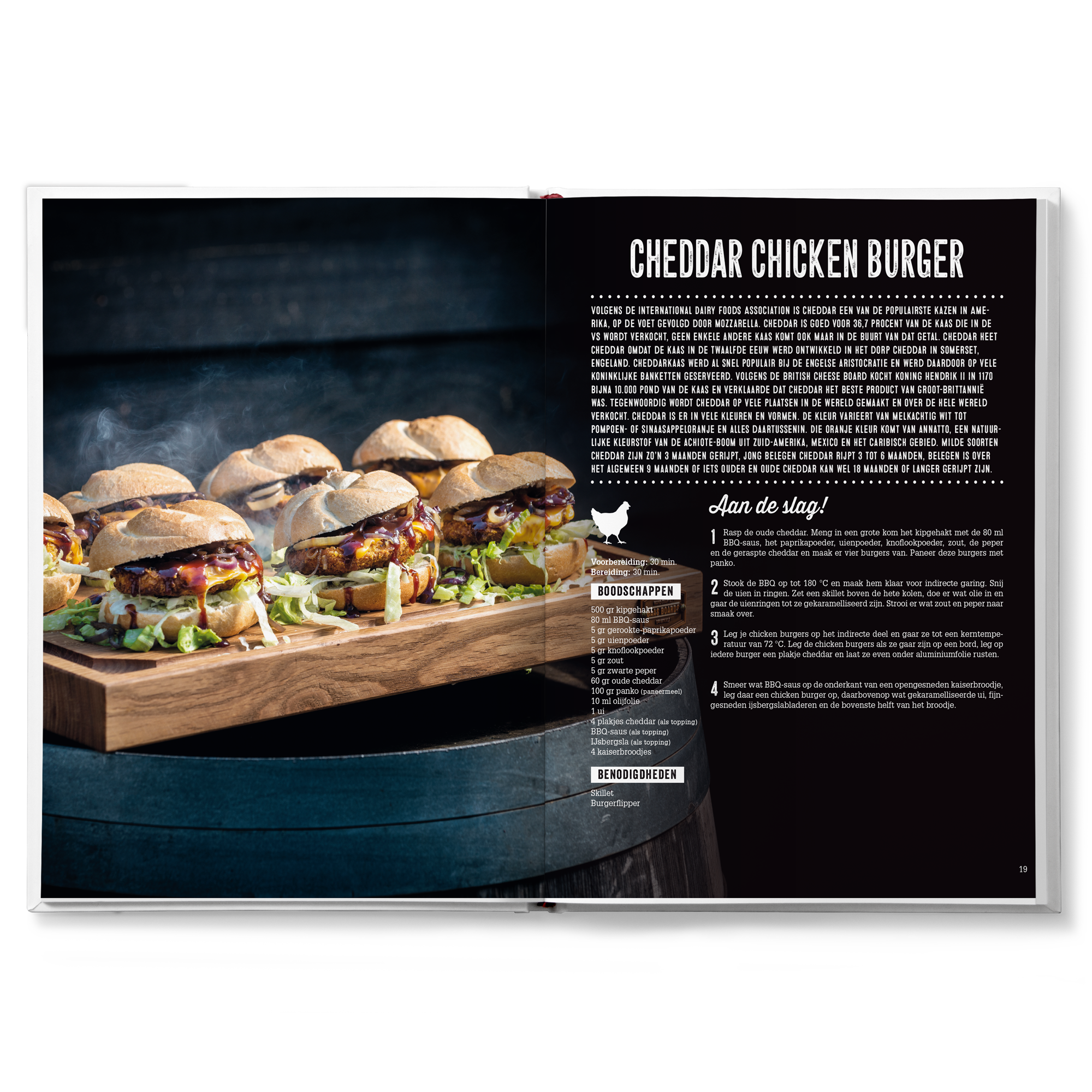 Open gepersonaliseerd BBQ kookboek met recept voor Cheddar Chicken Burger en ingrediëntenlijst.